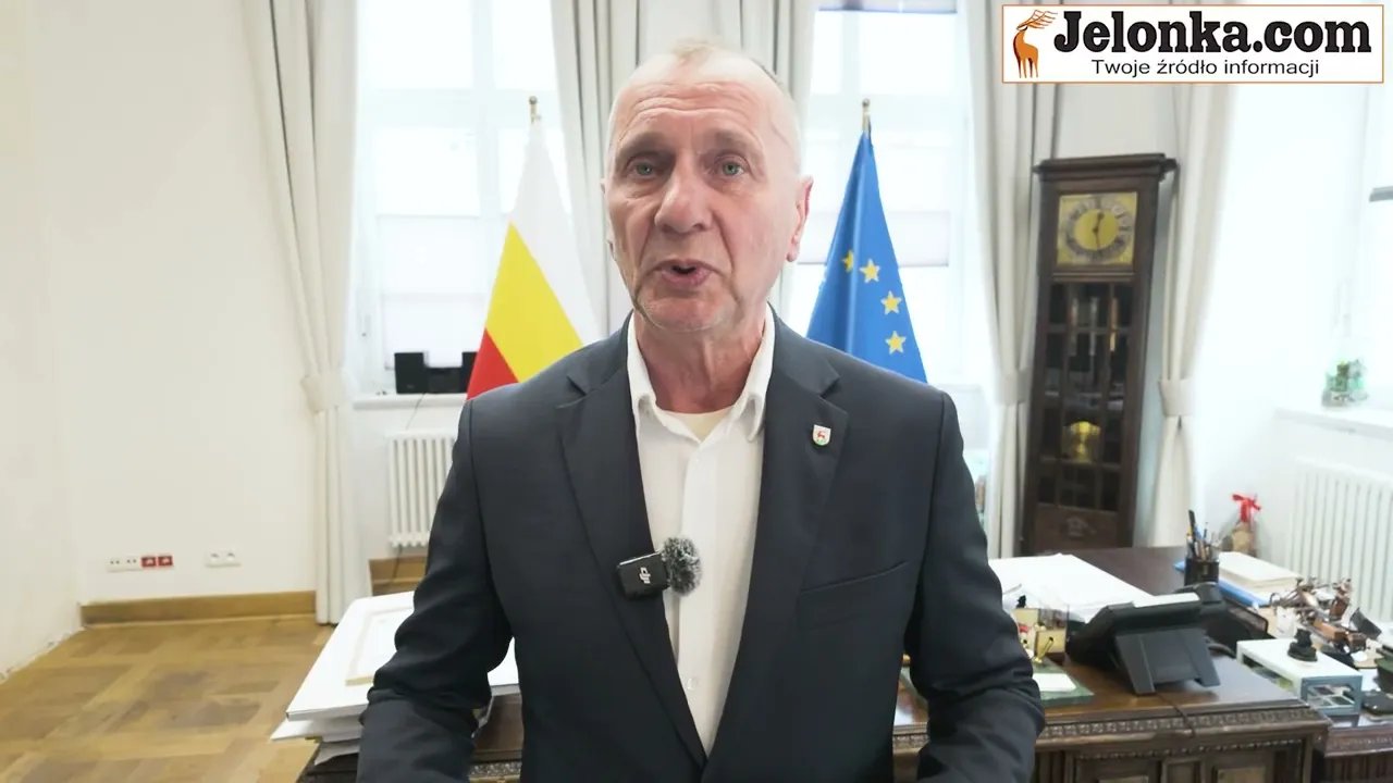 rondo-obok-zus-jelonek-czy-choinka-na-srodek-129754