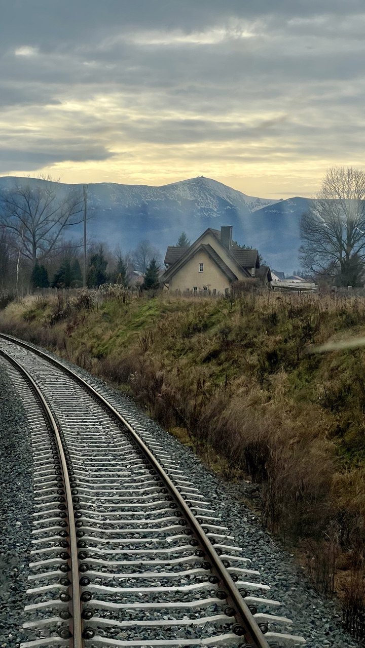 pociagiem-do-karpacza-coraz-blizej-129881