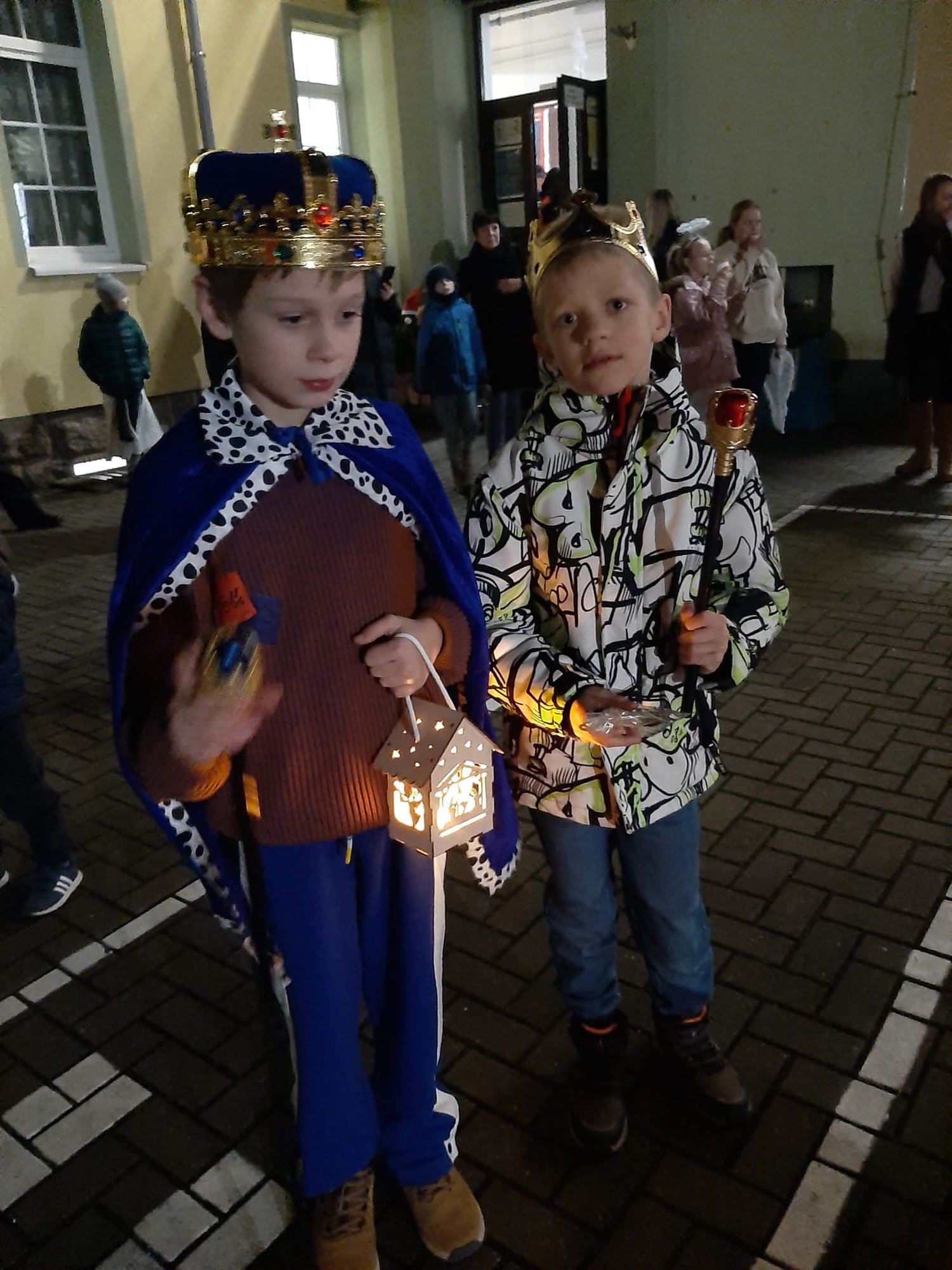 koledowanie-przy-szkole-129925