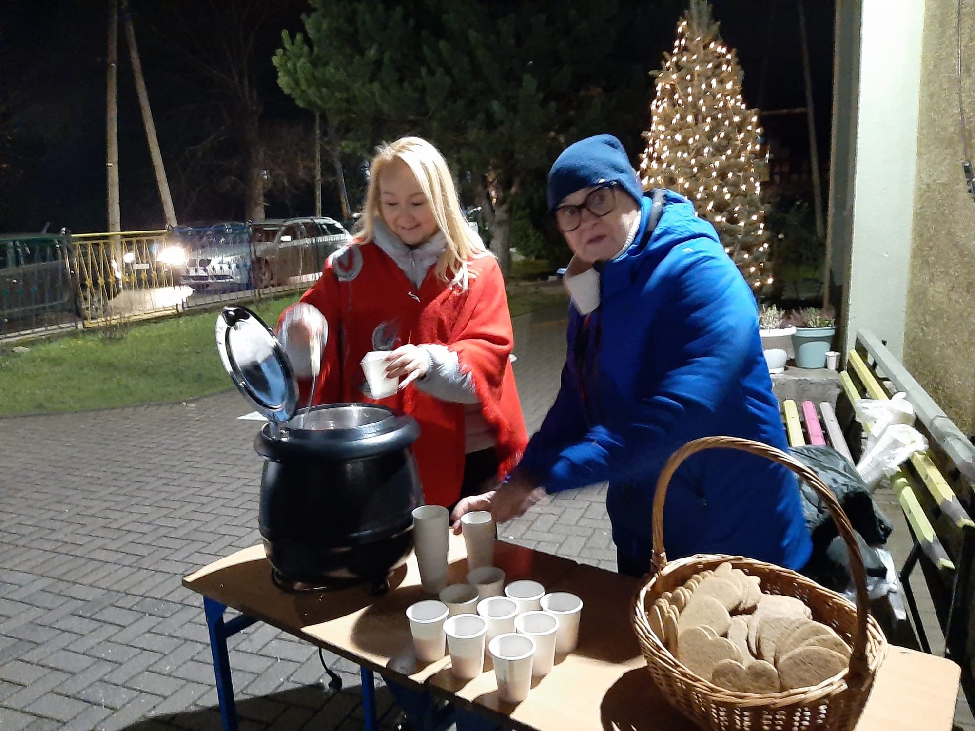 koledowanie-przy-szkole-129925