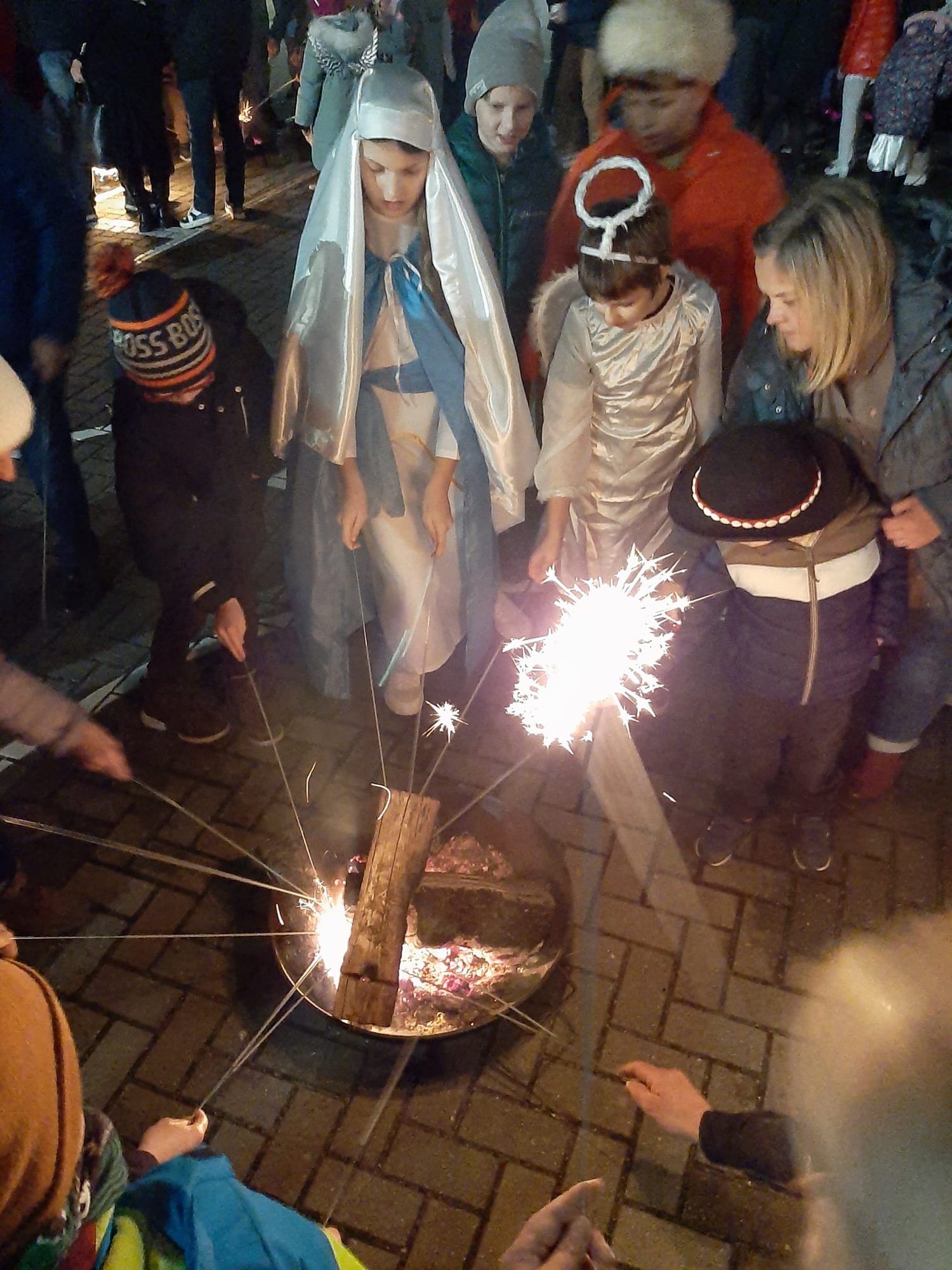 koledowanie-przy-szkole-129925