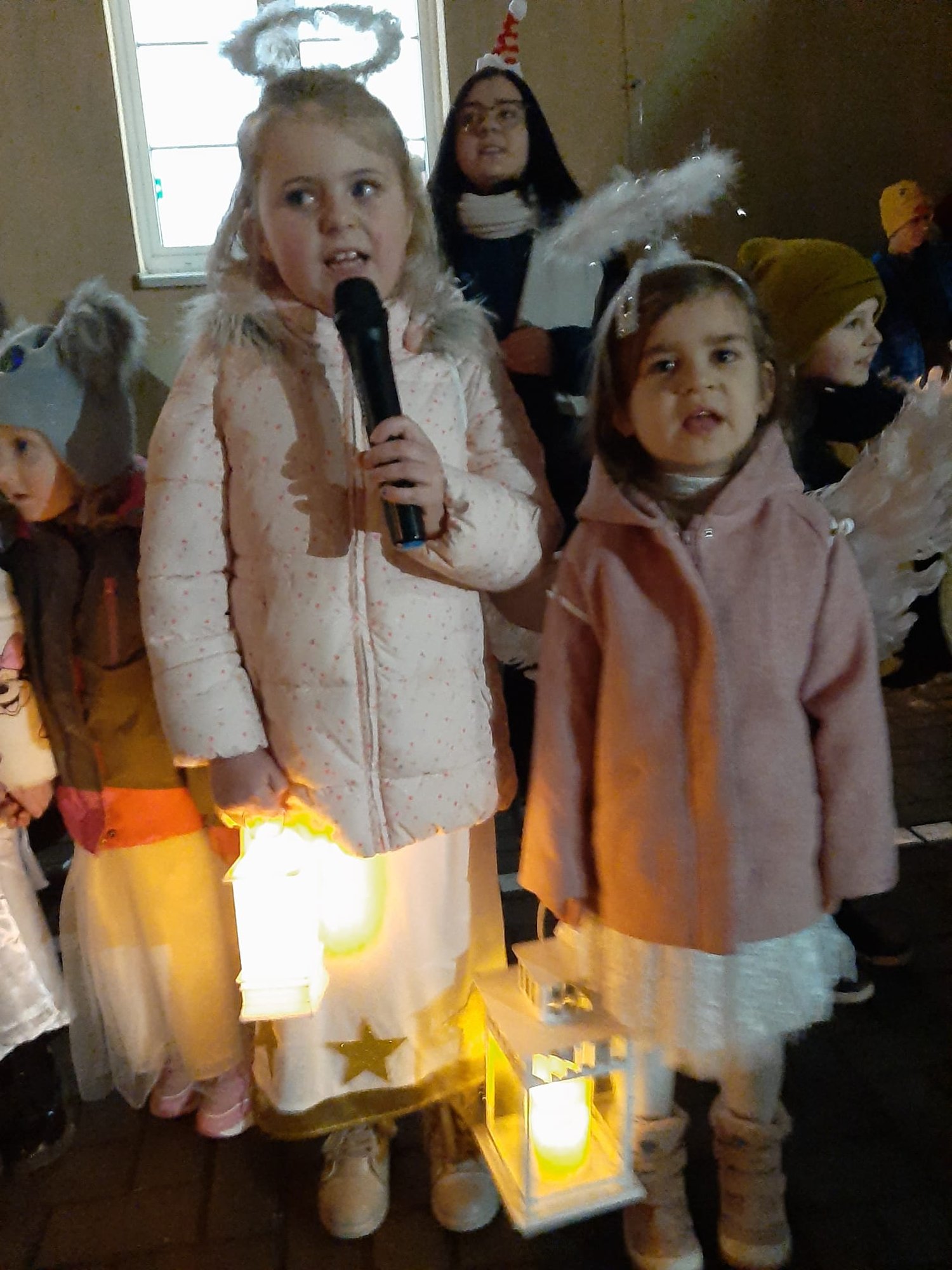 koledowanie-przy-szkole-129925
