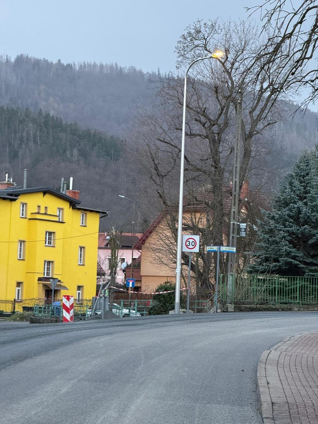 przywrocono-ruch-na-cieplickiej-129930