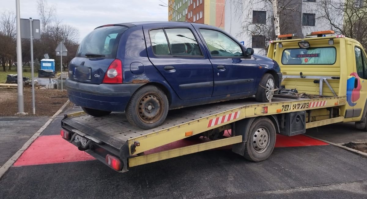 usunieto-trzy-auto-wraki-129968
