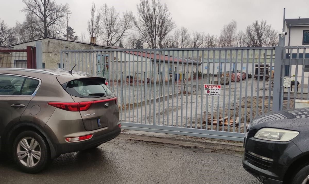 zapomnieli-ze-tak-sie-nie-parkuje-129983