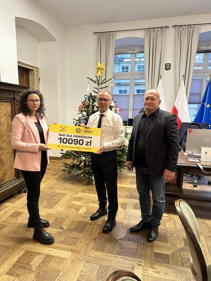 czek-od-biegu-piastow-dla-powodzian-129999