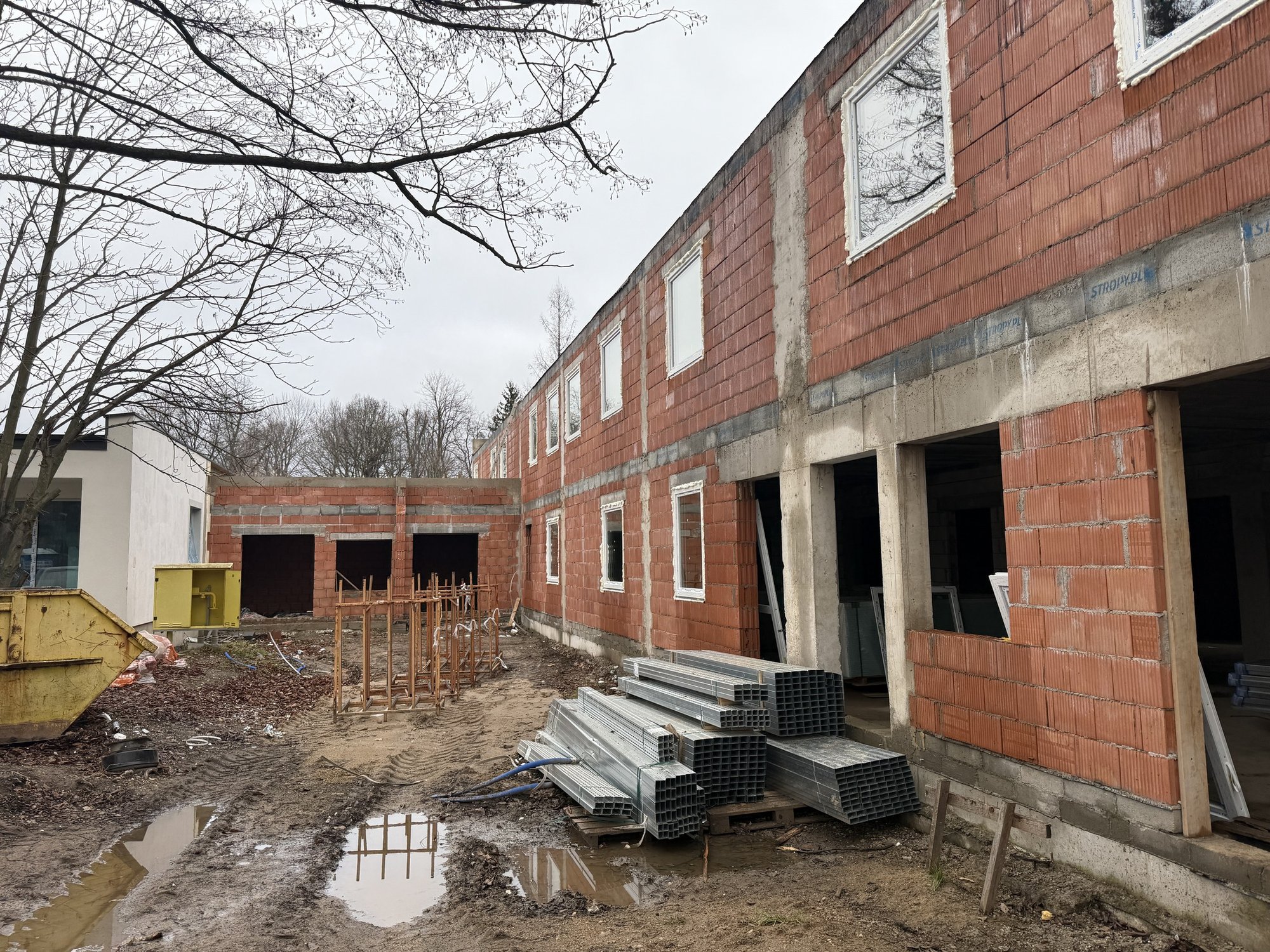 bya-bursa-zmienia-sie-w-centrum-dla-seniorow-130026