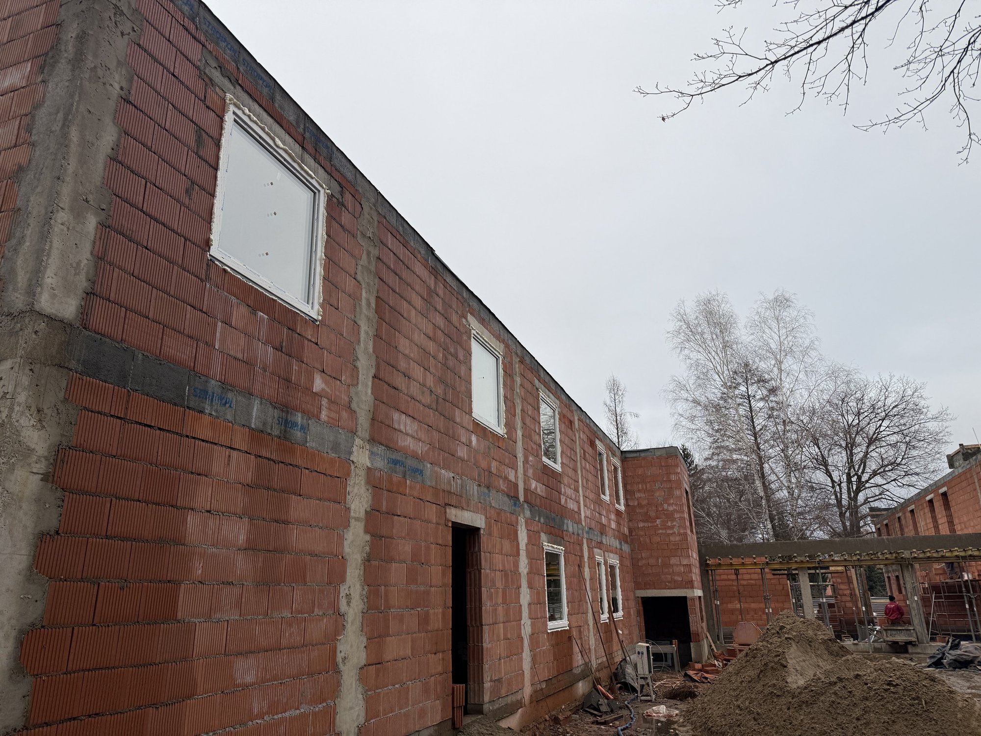 bya-bursa-zmienia-sie-w-centrum-dla-seniorow-130026