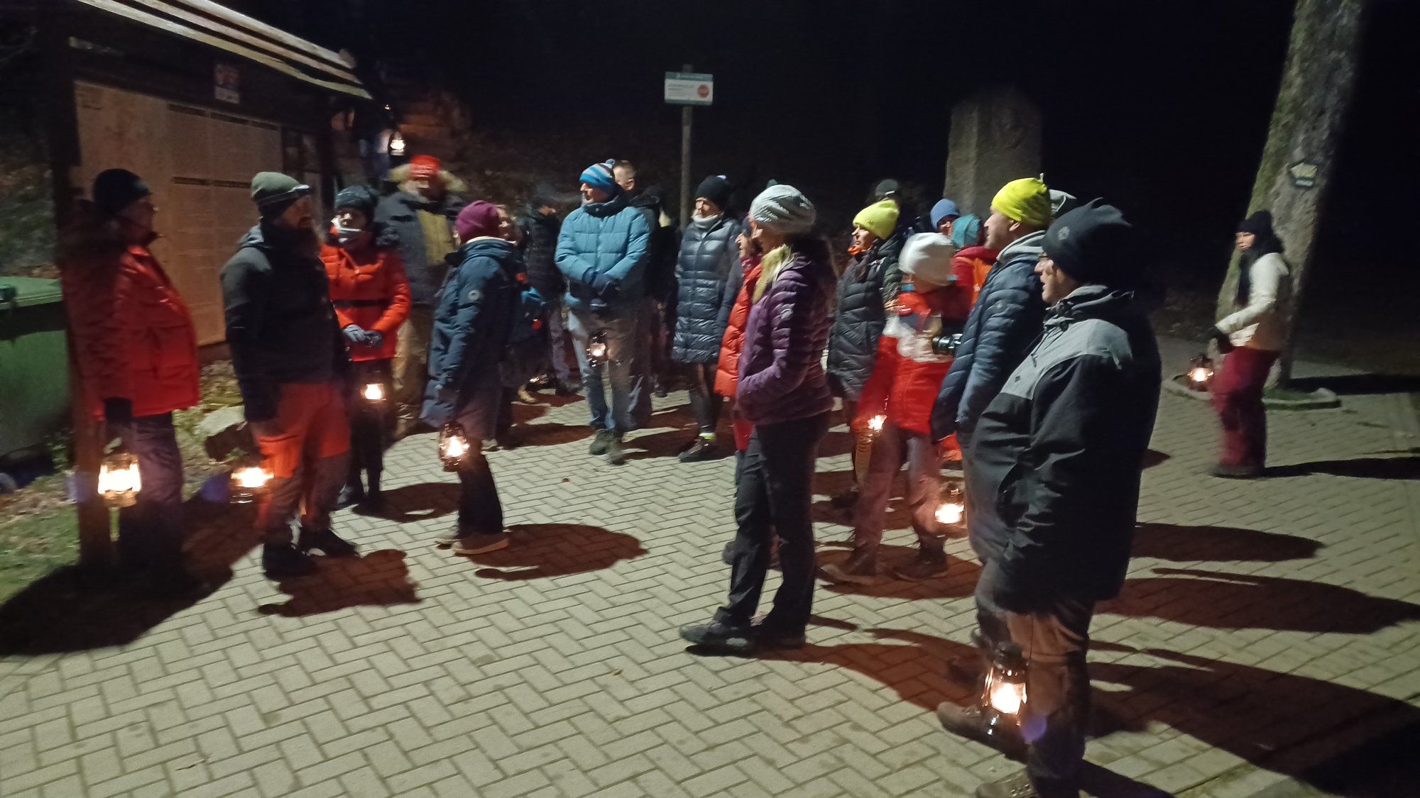 nocny-spacer-po-staniszowie-130035