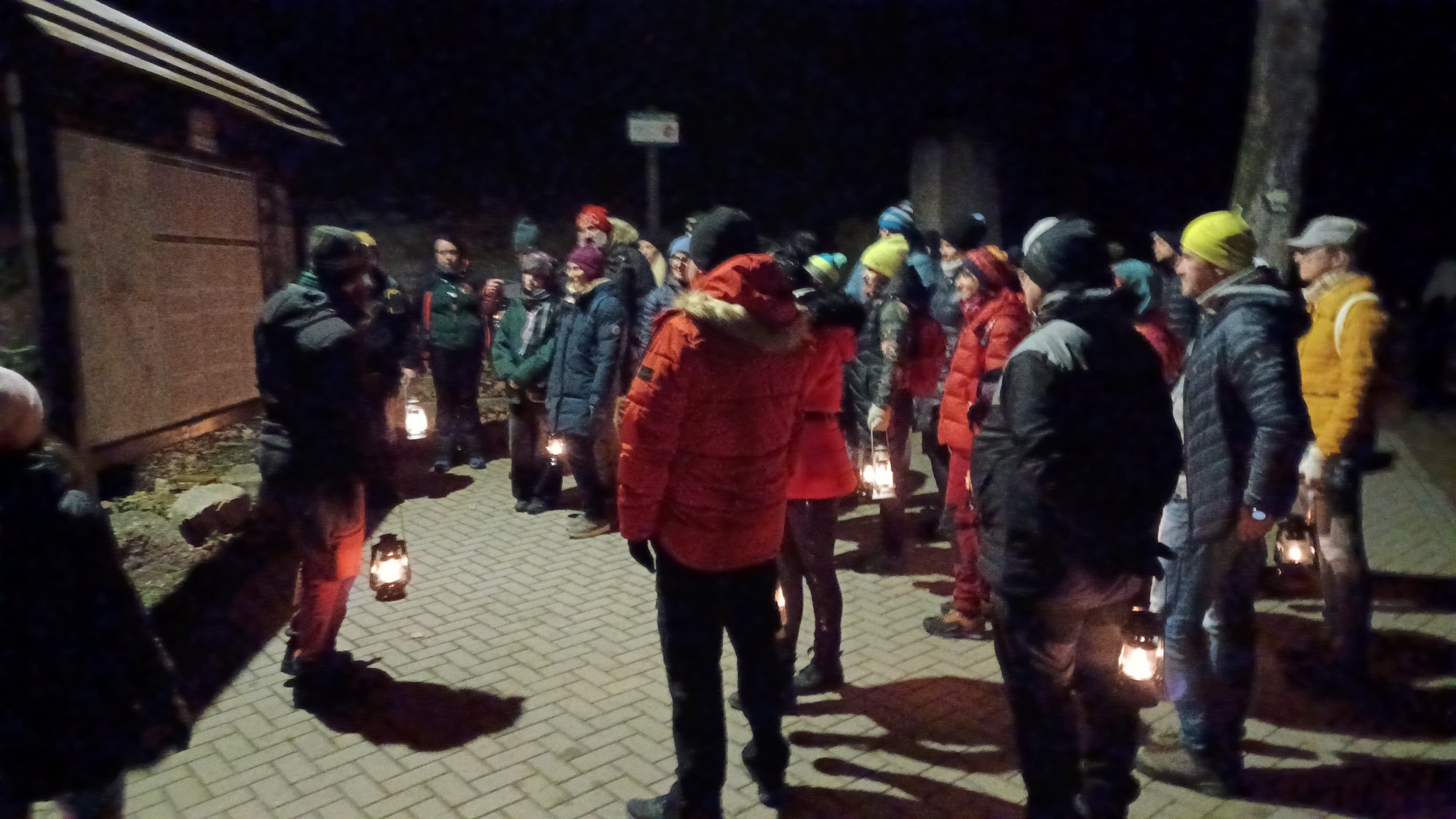 nocny-spacer-po-staniszowie-130035