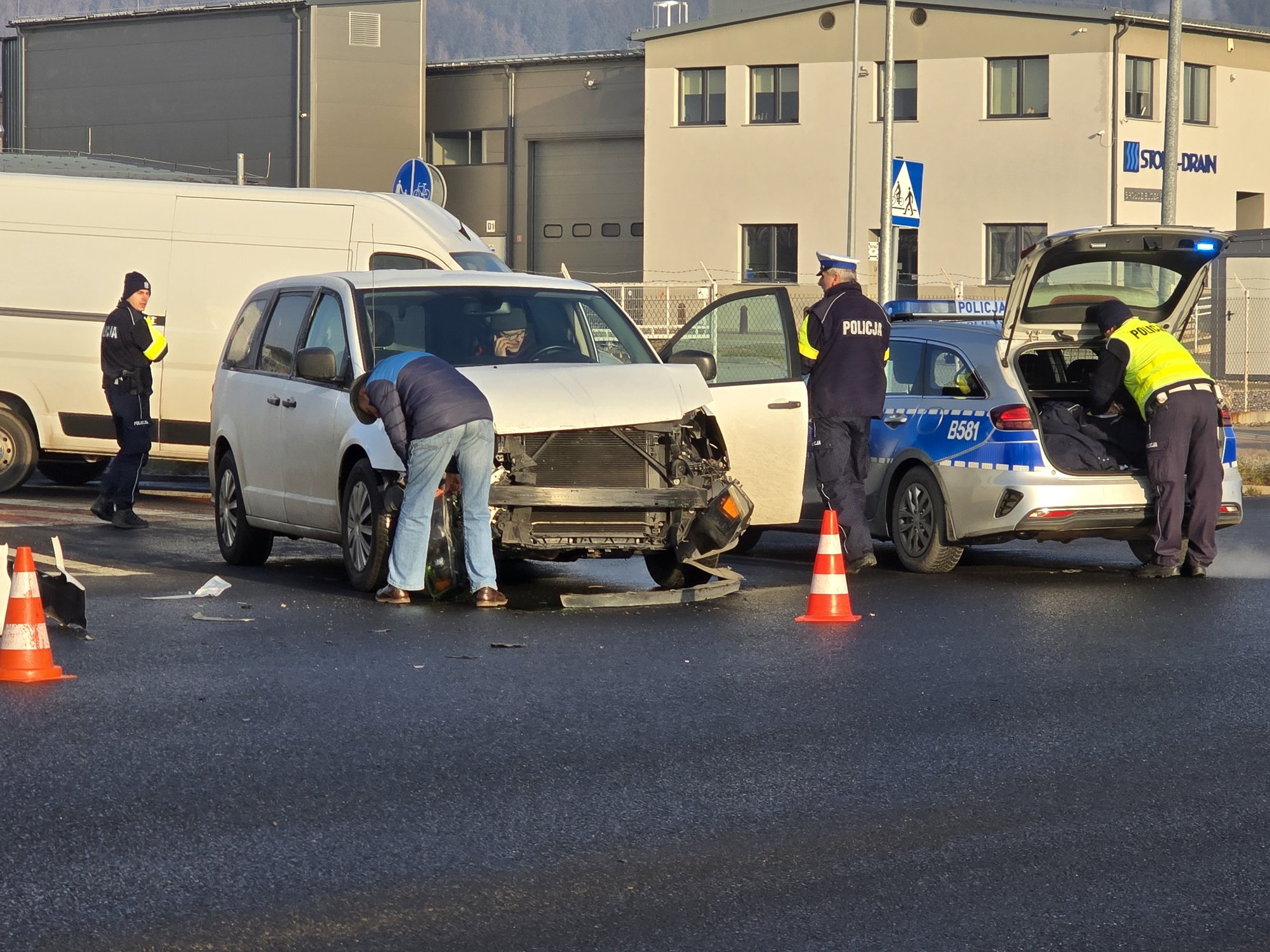 wypadek-karetki-w-jeleniej-gorze-130092