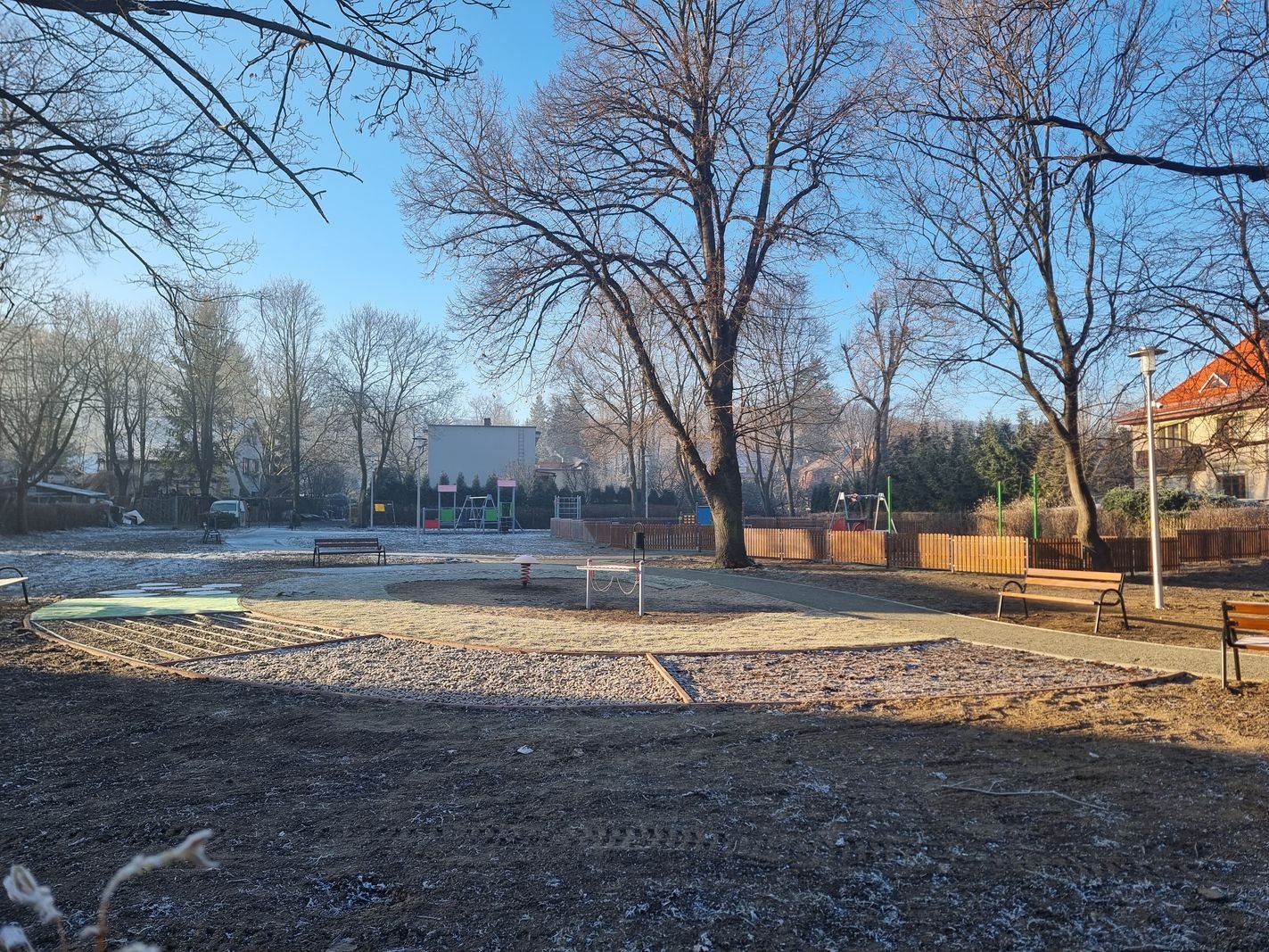 plac-zabaw-po-wielkiej-przebudowie-130115