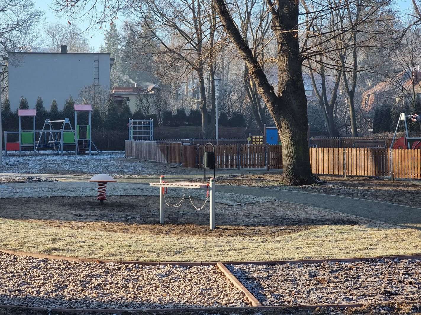 plac-zabaw-po-wielkiej-przebudowie-130115