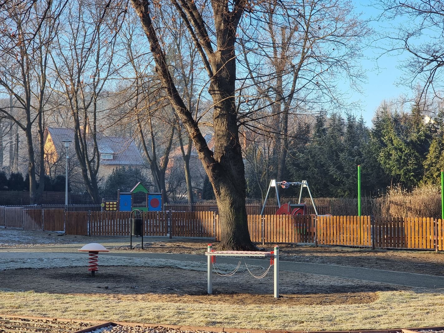 plac-zabaw-po-wielkiej-przebudowie-130115