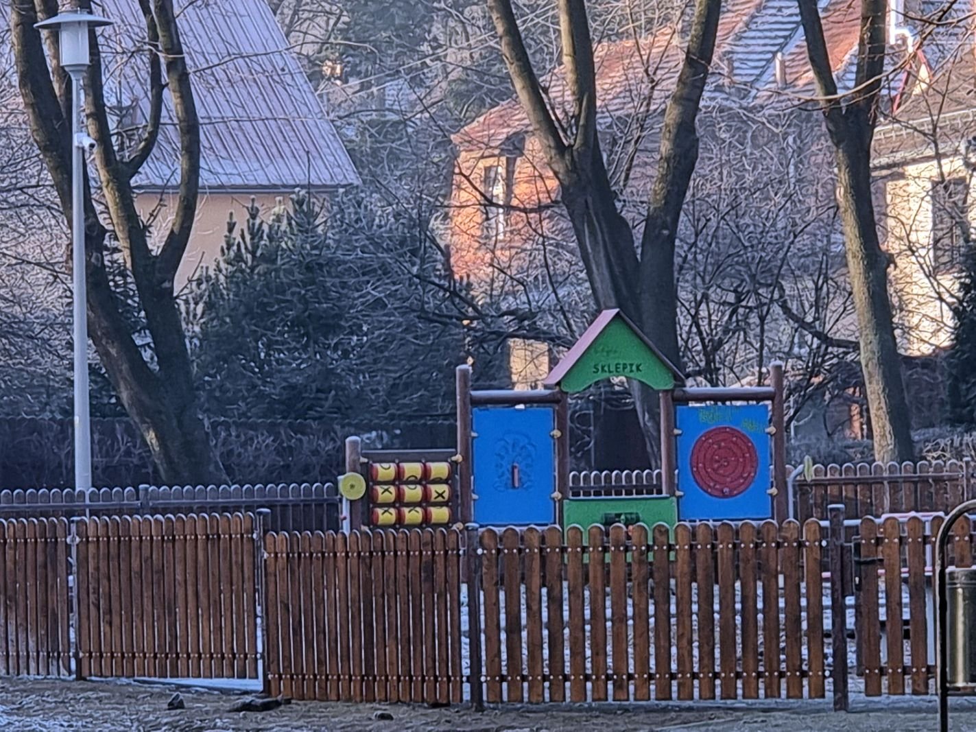 plac-zabaw-po-wielkiej-przebudowie-130115
