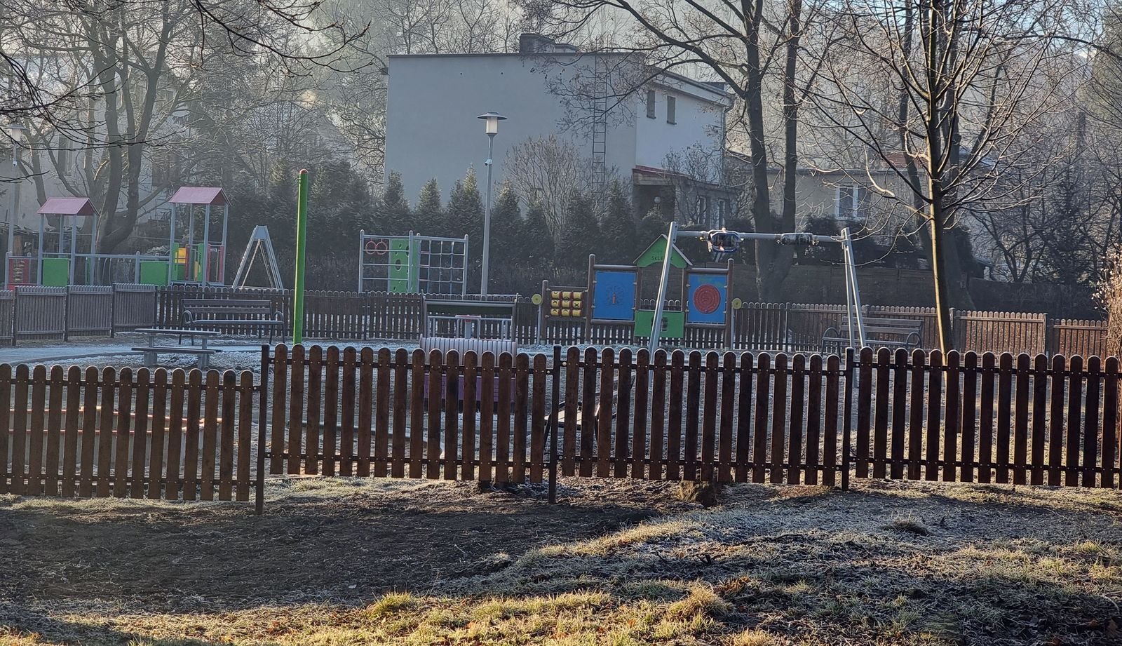 plac-zabaw-po-wielkiej-przebudowie-130115