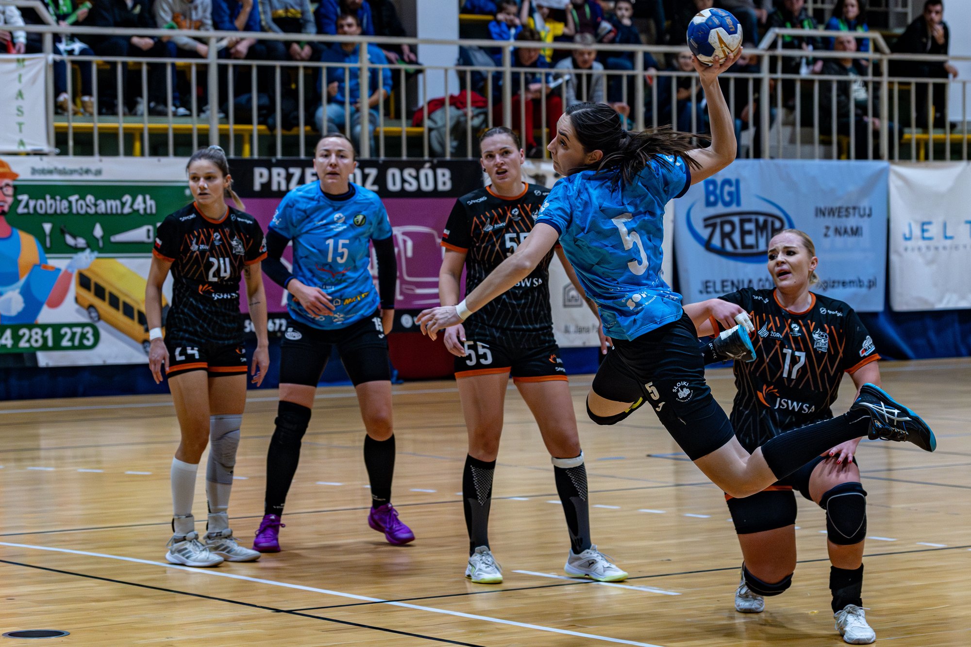 zazarty-boj-ale-tylko-do-przerwy-130310