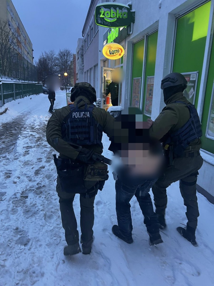 tropy-zawiody-policjantow-do-jeleniej-gory-130335