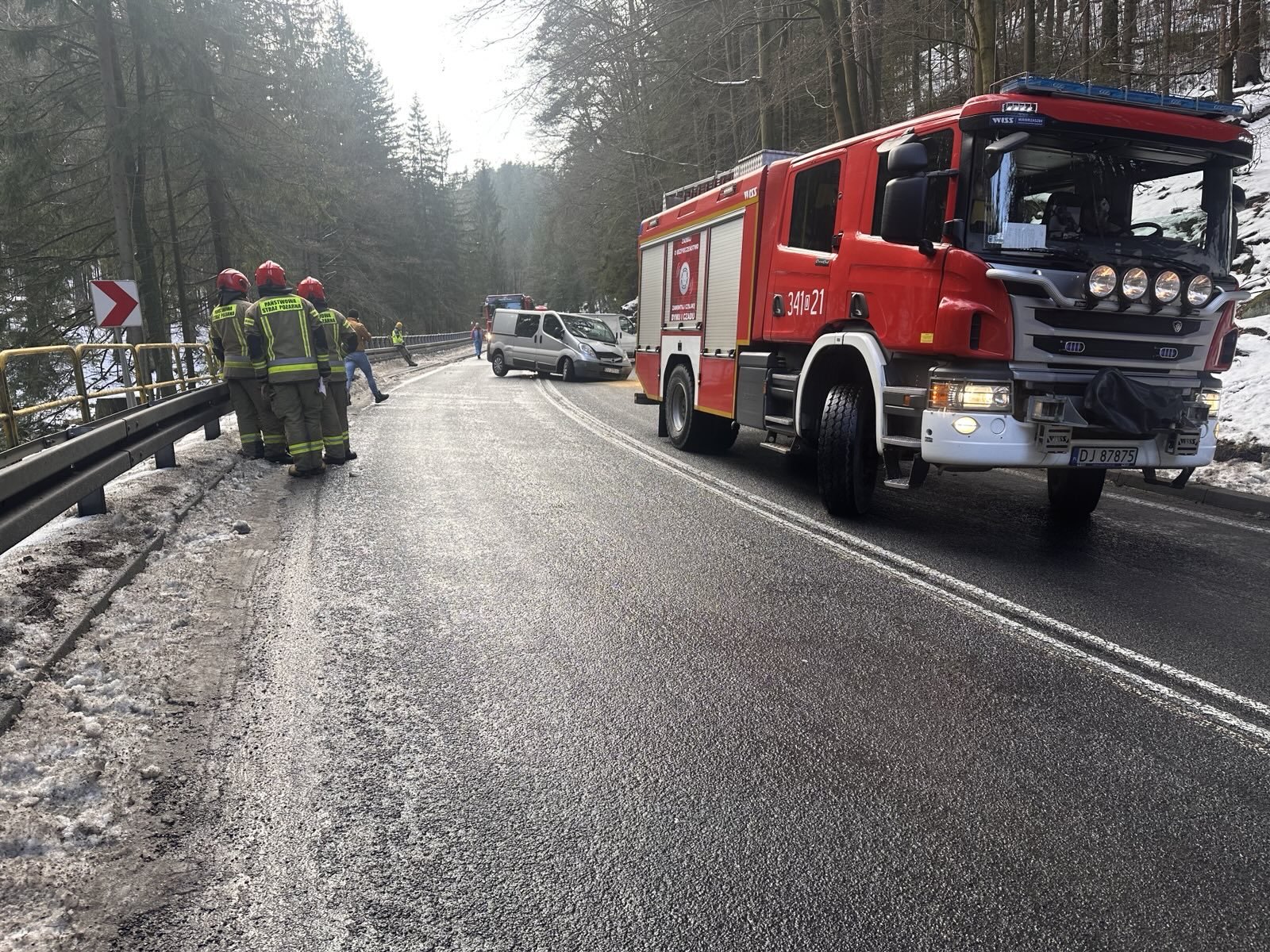 wypadek-na-drodze-do-szklarskiej-poreby-130423