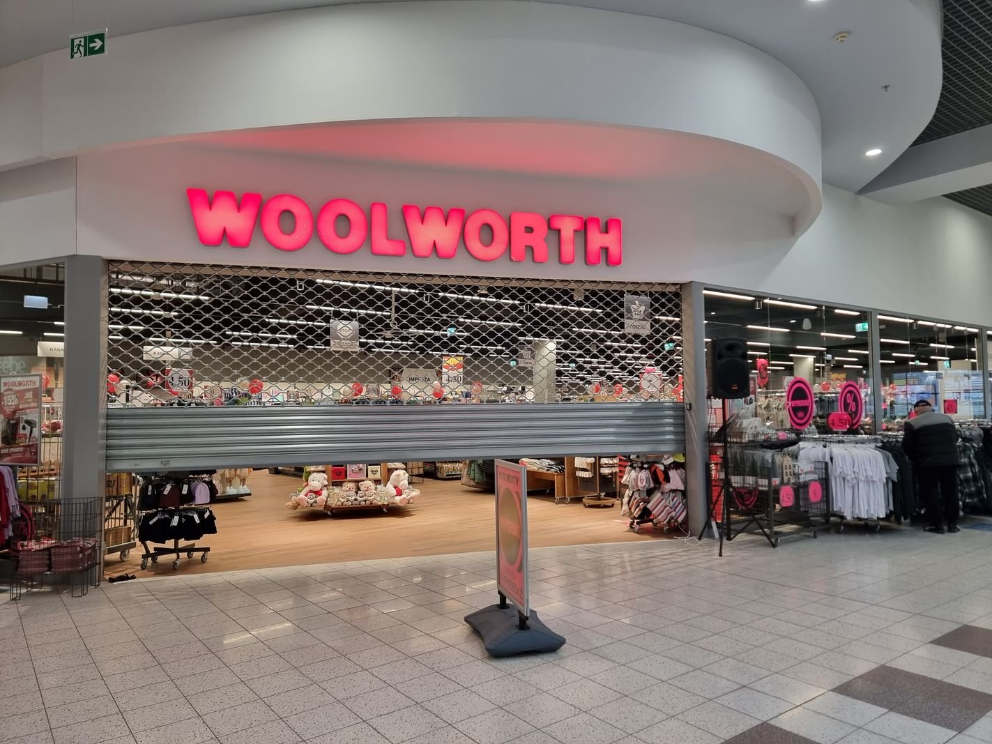 jeleniogorski-woolworth-juz-otwarty-130425