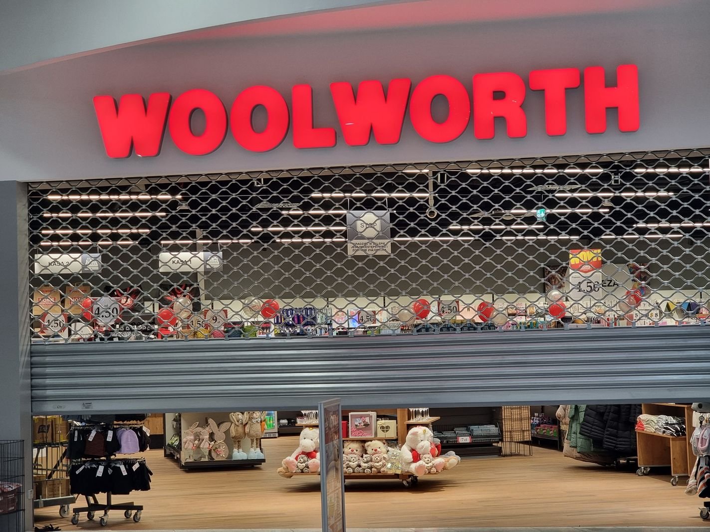 jeleniogorski-woolworth-juz-otwarty-130425