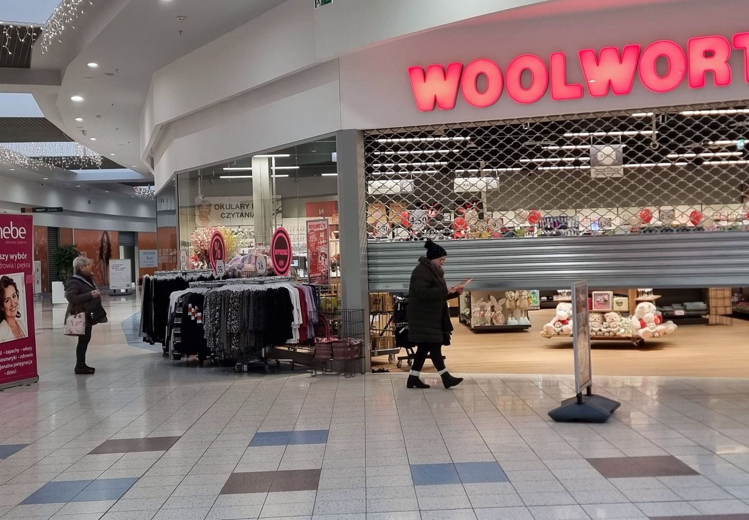 jeleniogorski-woolworth-juz-otwarty-130425