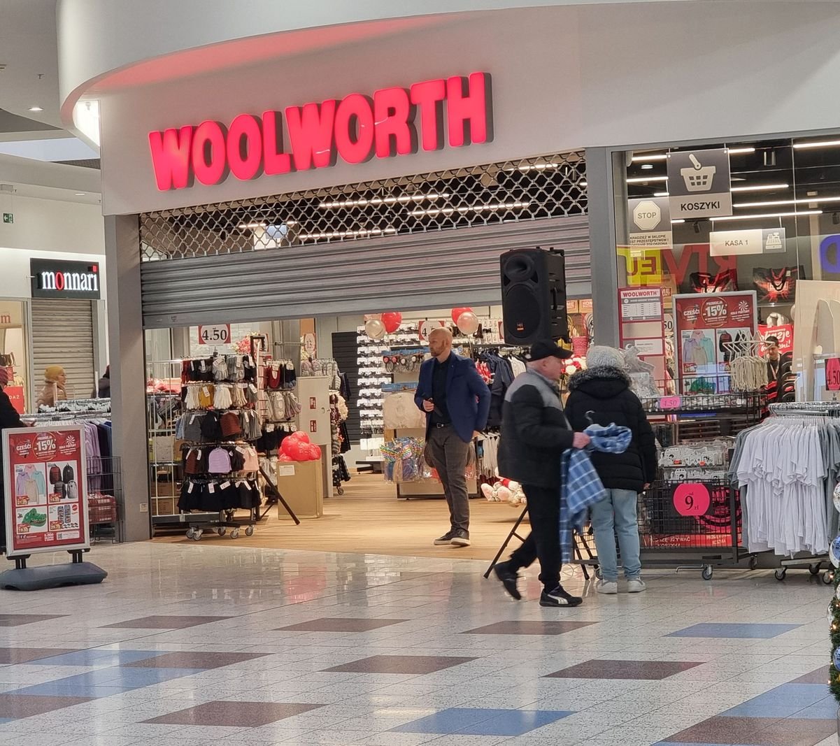 jeleniogorski-woolworth-juz-otwarty-130425