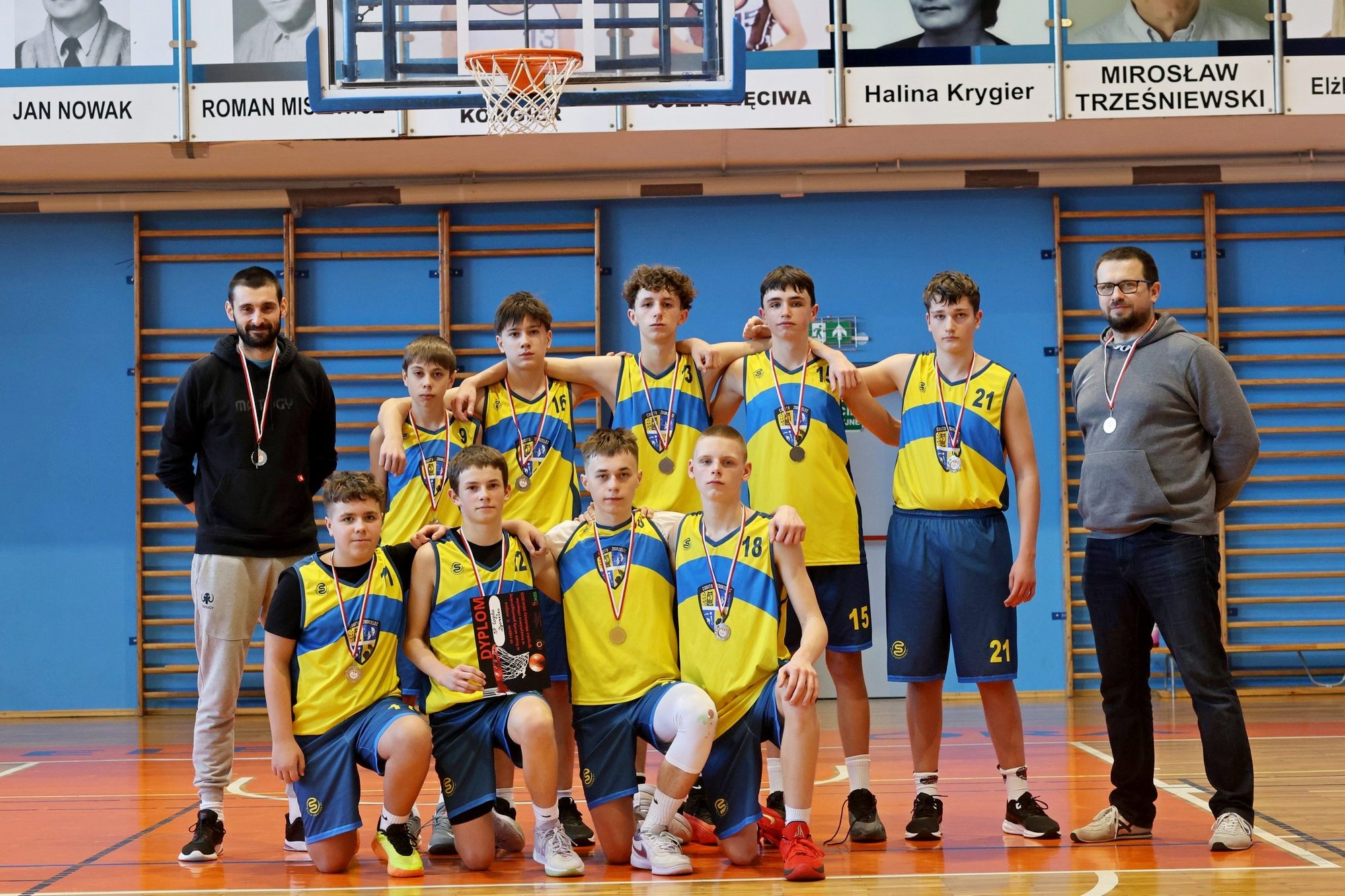 pokaz-siy-koszykarzy-sp-11-w-finale-strefowym-130533
