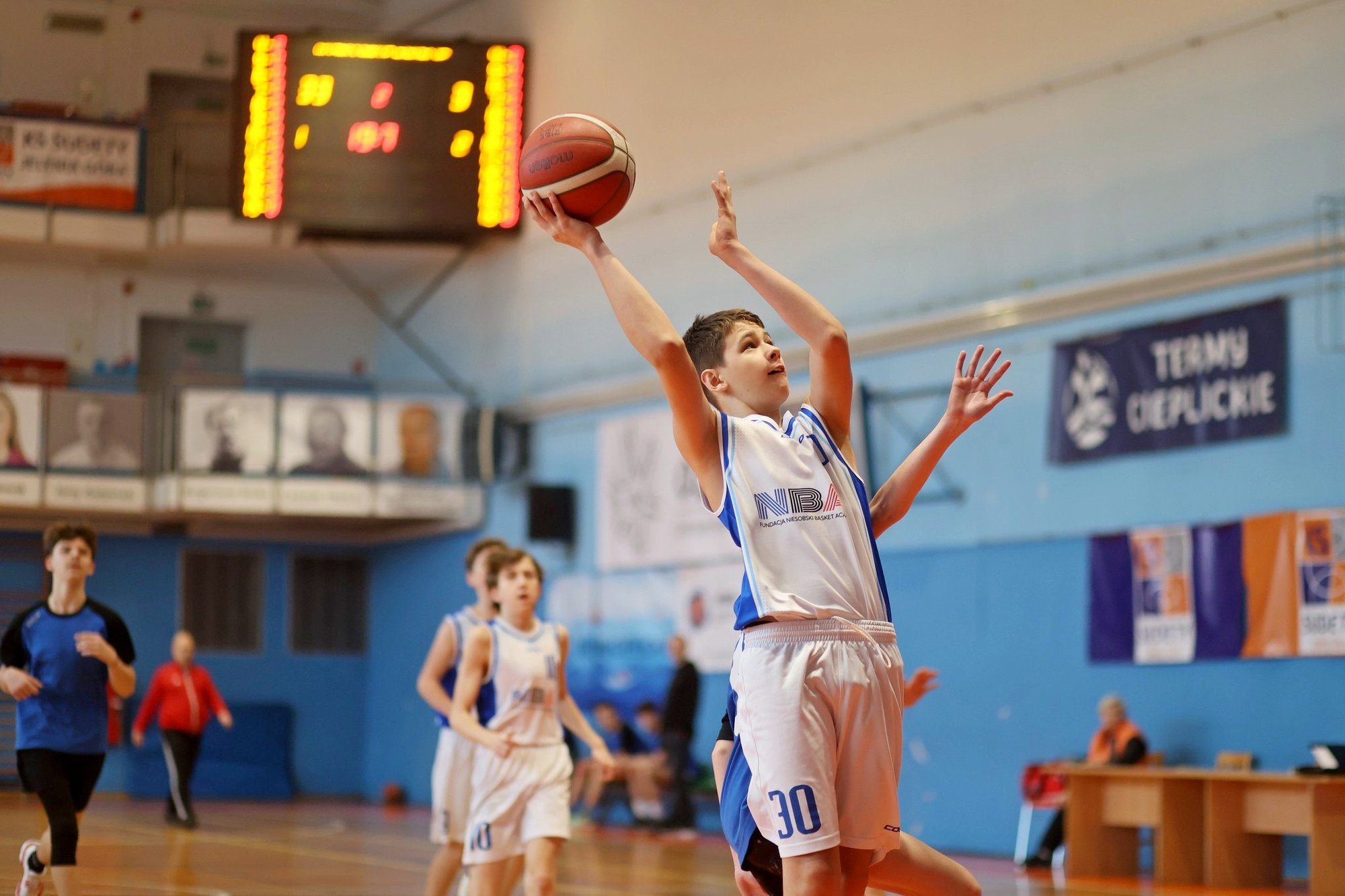 pokaz-siy-koszykarzy-sp-11-w-finale-strefowym-130533