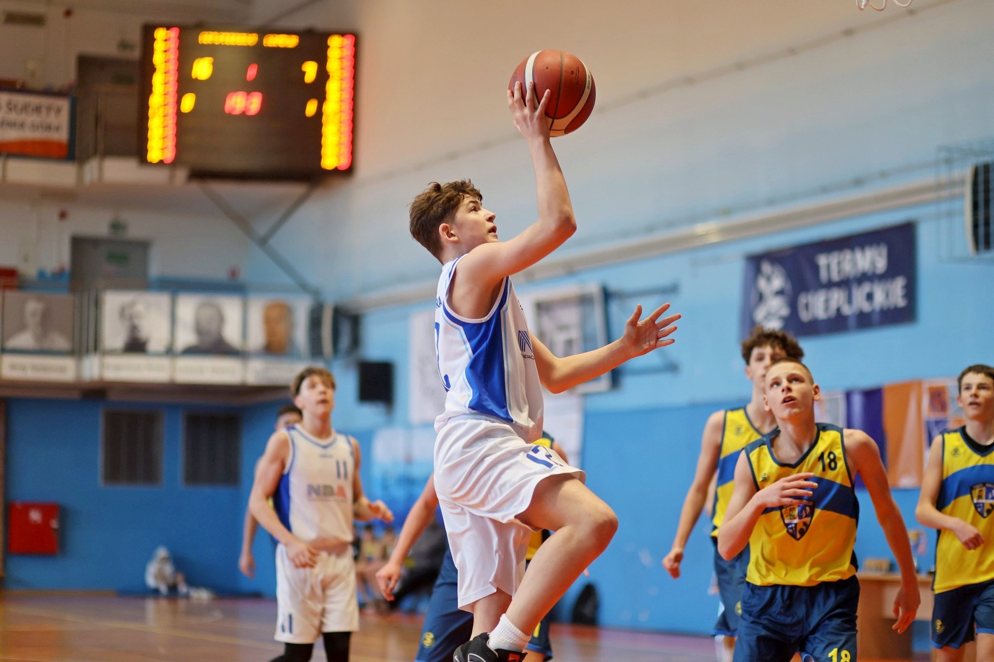 pokaz-siy-koszykarzy-sp-11-w-finale-strefowym-130533