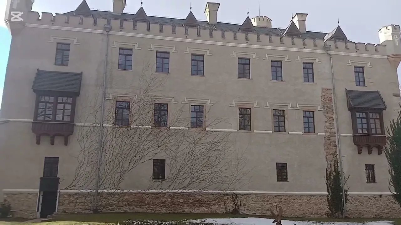 zamek-karpniki-od-warowni-po-hotel-130621