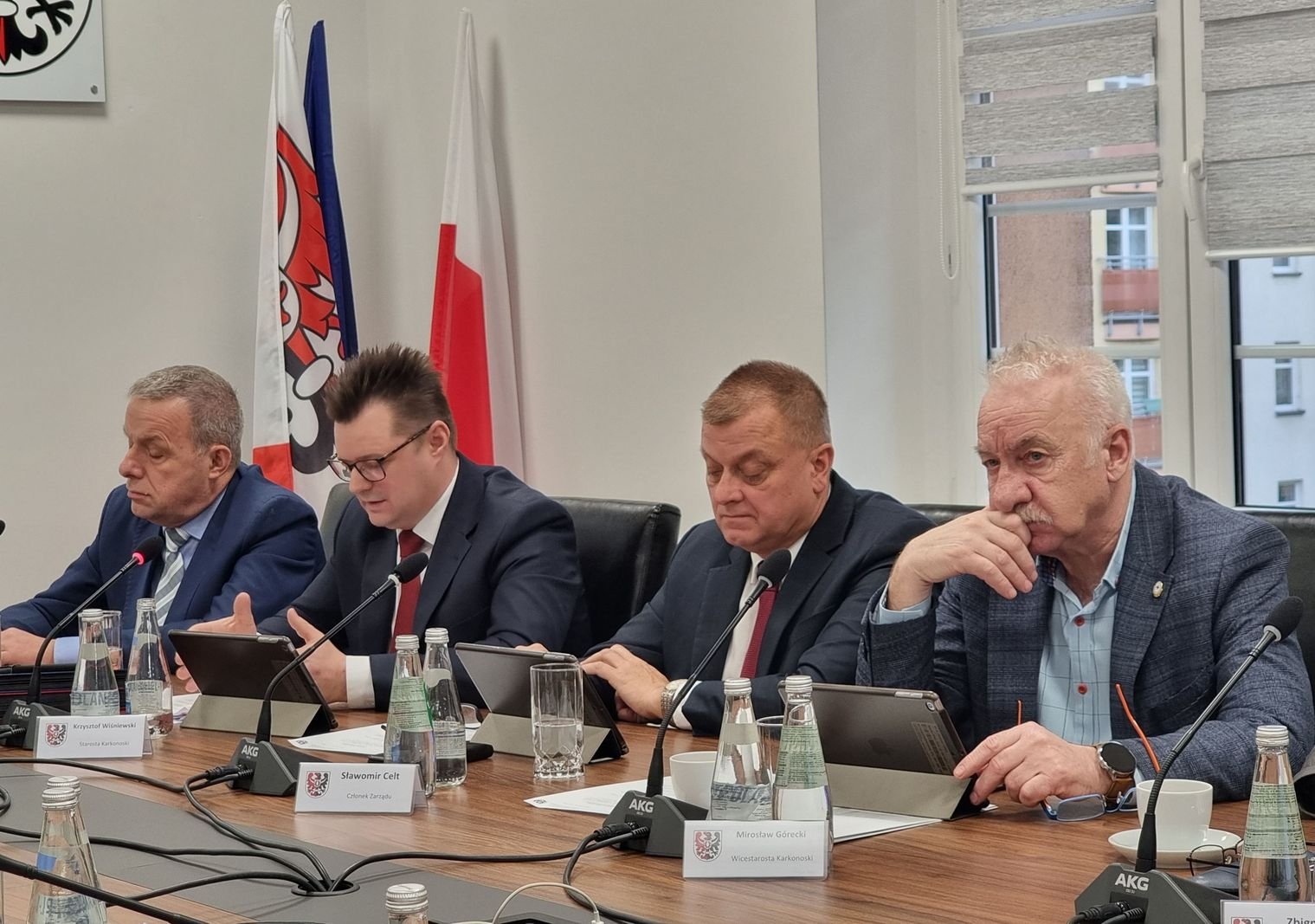 sesja-o-bezpieczenstwie-i-budzecie-130647