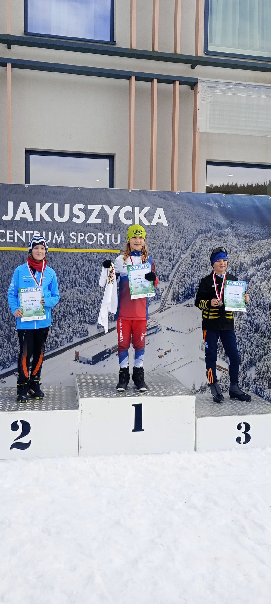 modzi-narciarze-biegowi-nie-zawiedli-stajac-na-podium-130705