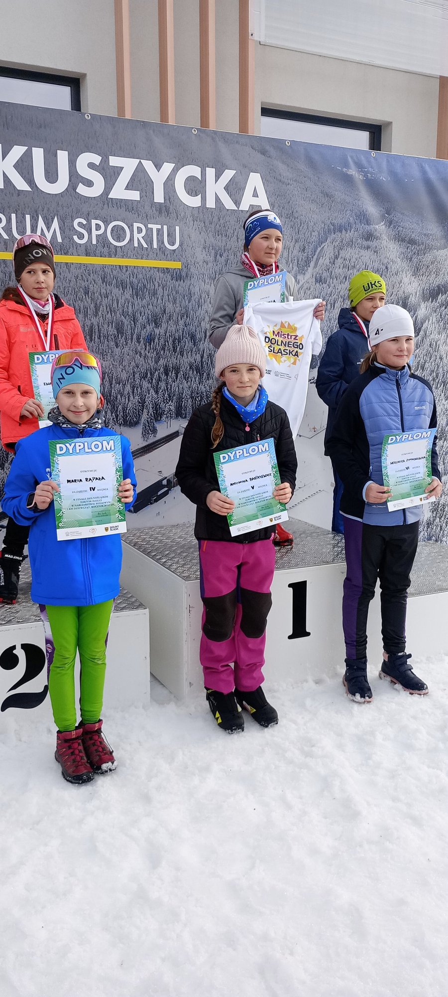 modzi-narciarze-biegowi-nie-zawiedli-stajac-na-podium-130705