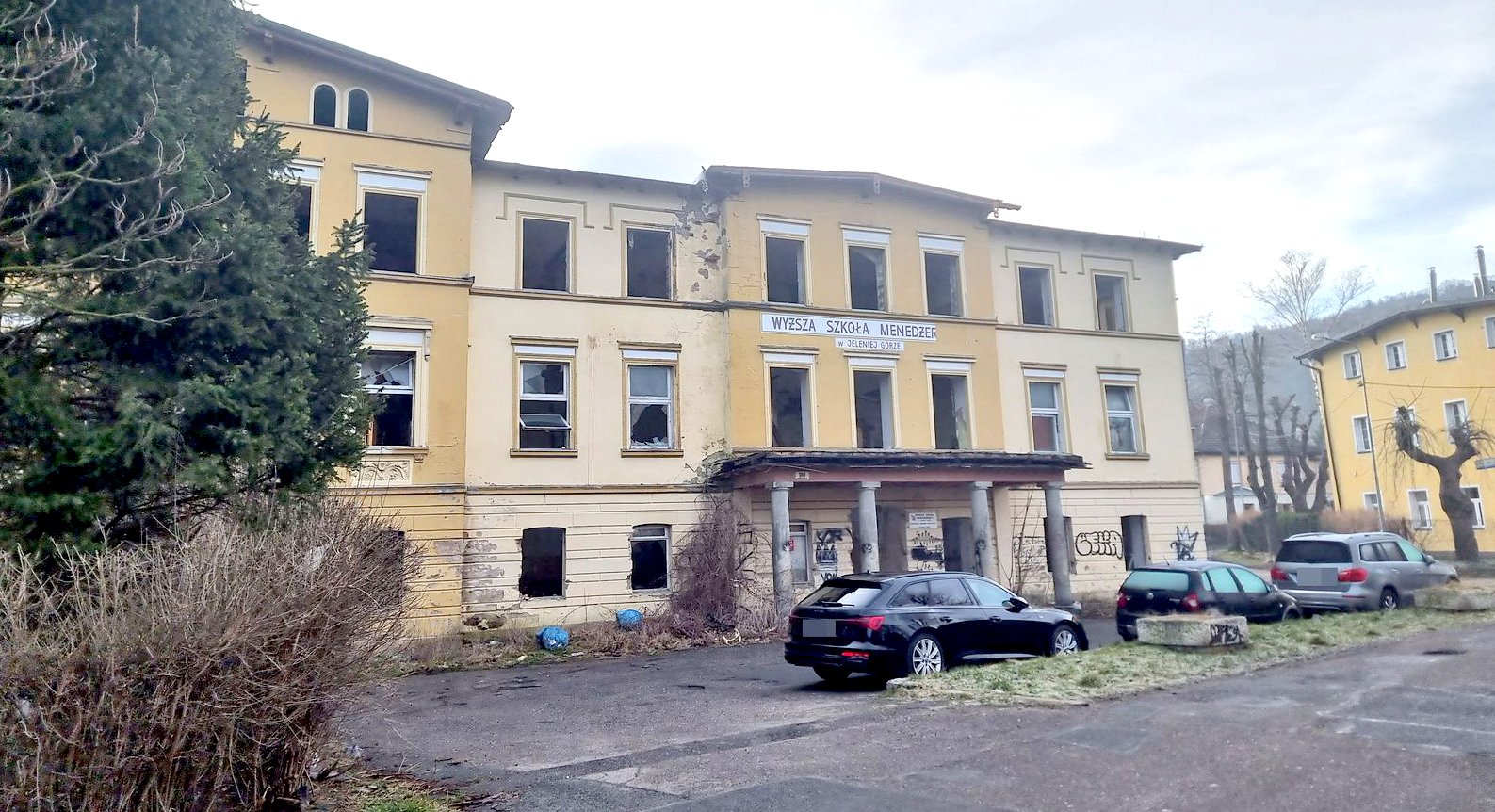 trwa-demolka-szkoy-w-sobieszowie-130720