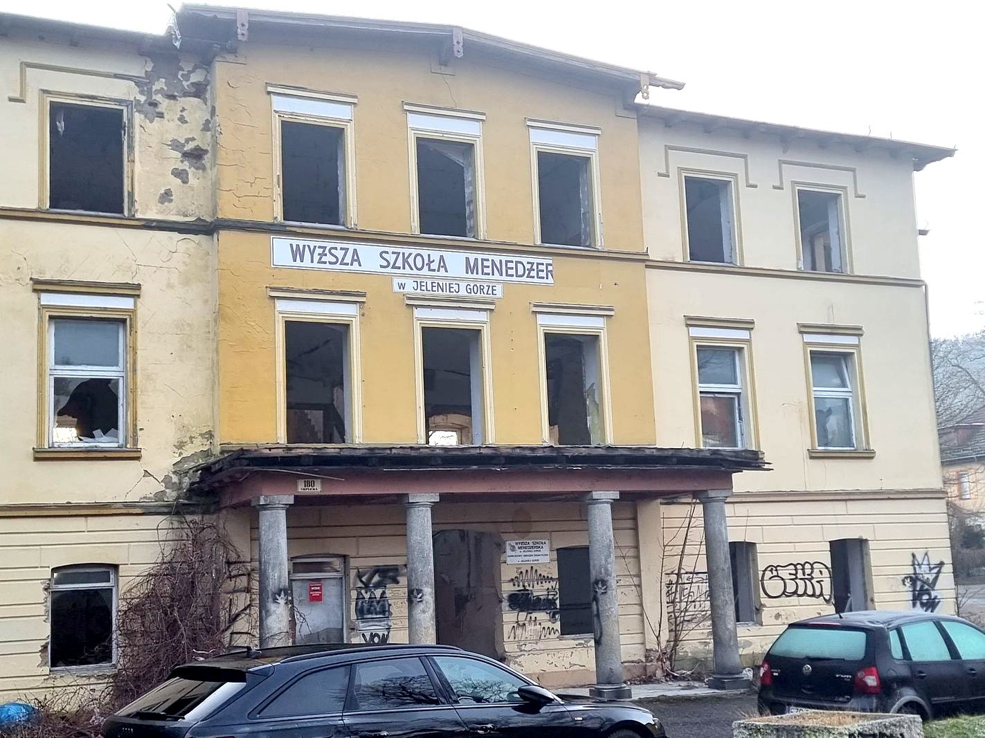 trwa-demolka-szkoy-w-sobieszowie-130720