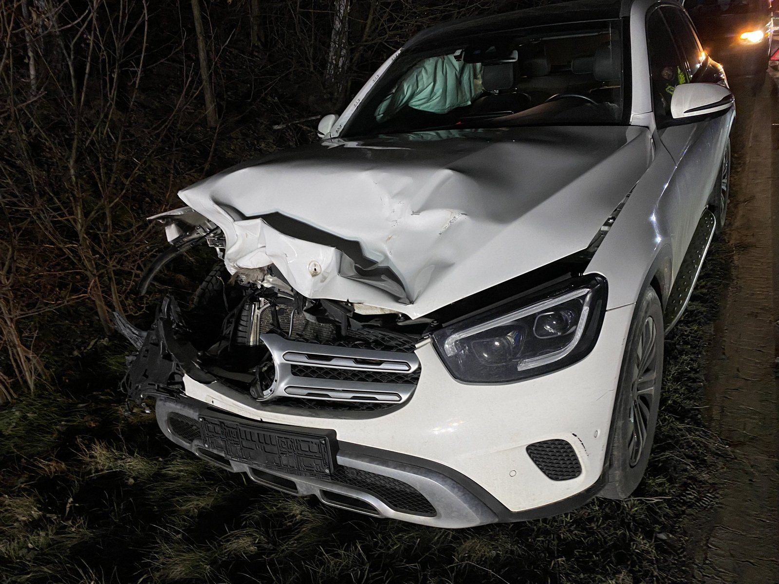 zderzenie-mercedesa-z-sarna-130865