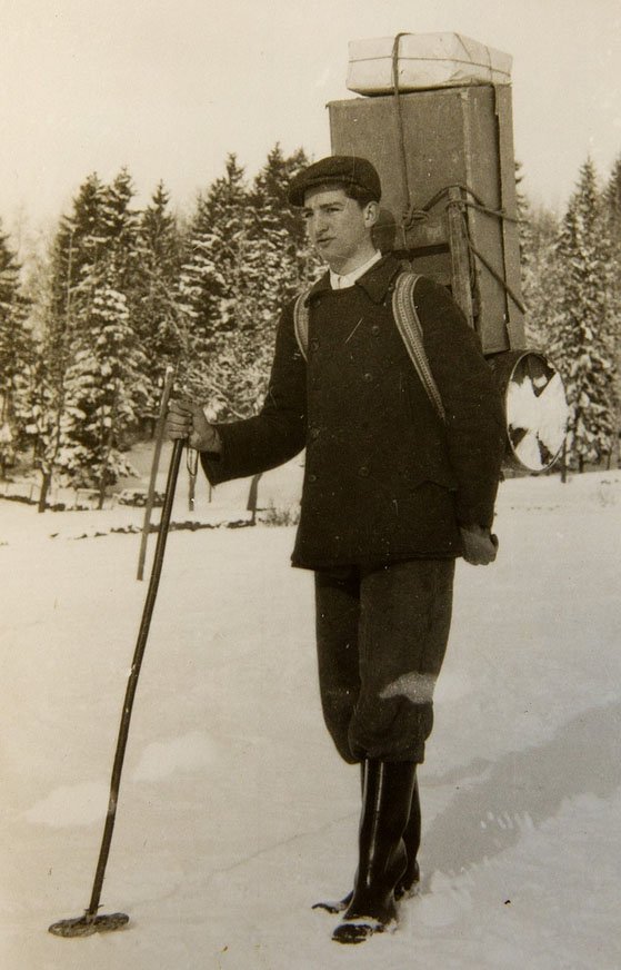 Helmut Hofer od 15 do 20 roku życia zarabiał na życie jako portier w schronisku Česká Bouda na Śnieżce.