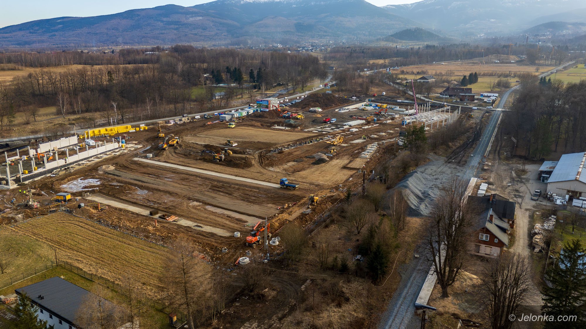 w-sierpniu-otwarcie-parku-handlowego-131130