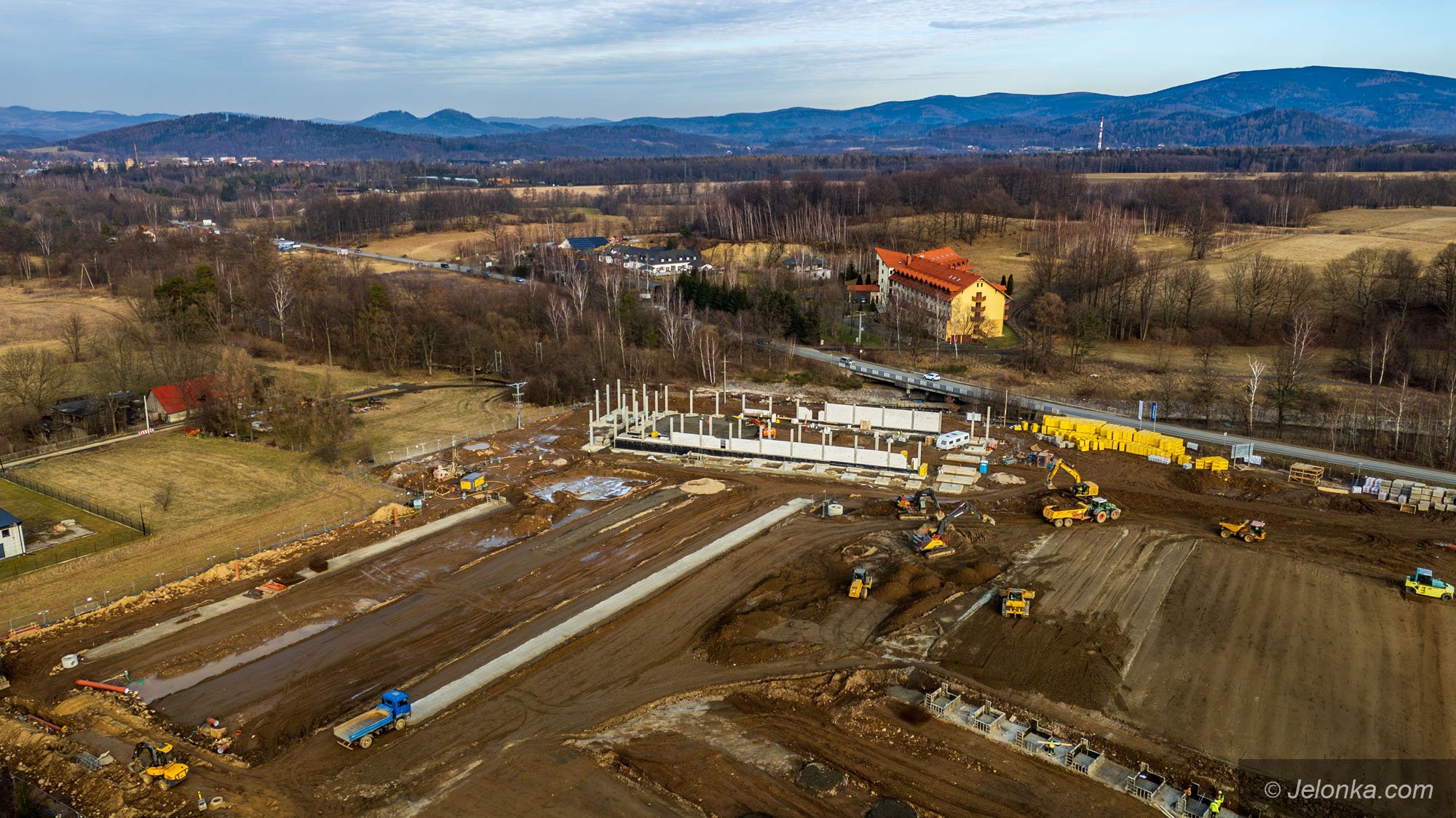 w-sierpniu-otwarcie-parku-handlowego-131130