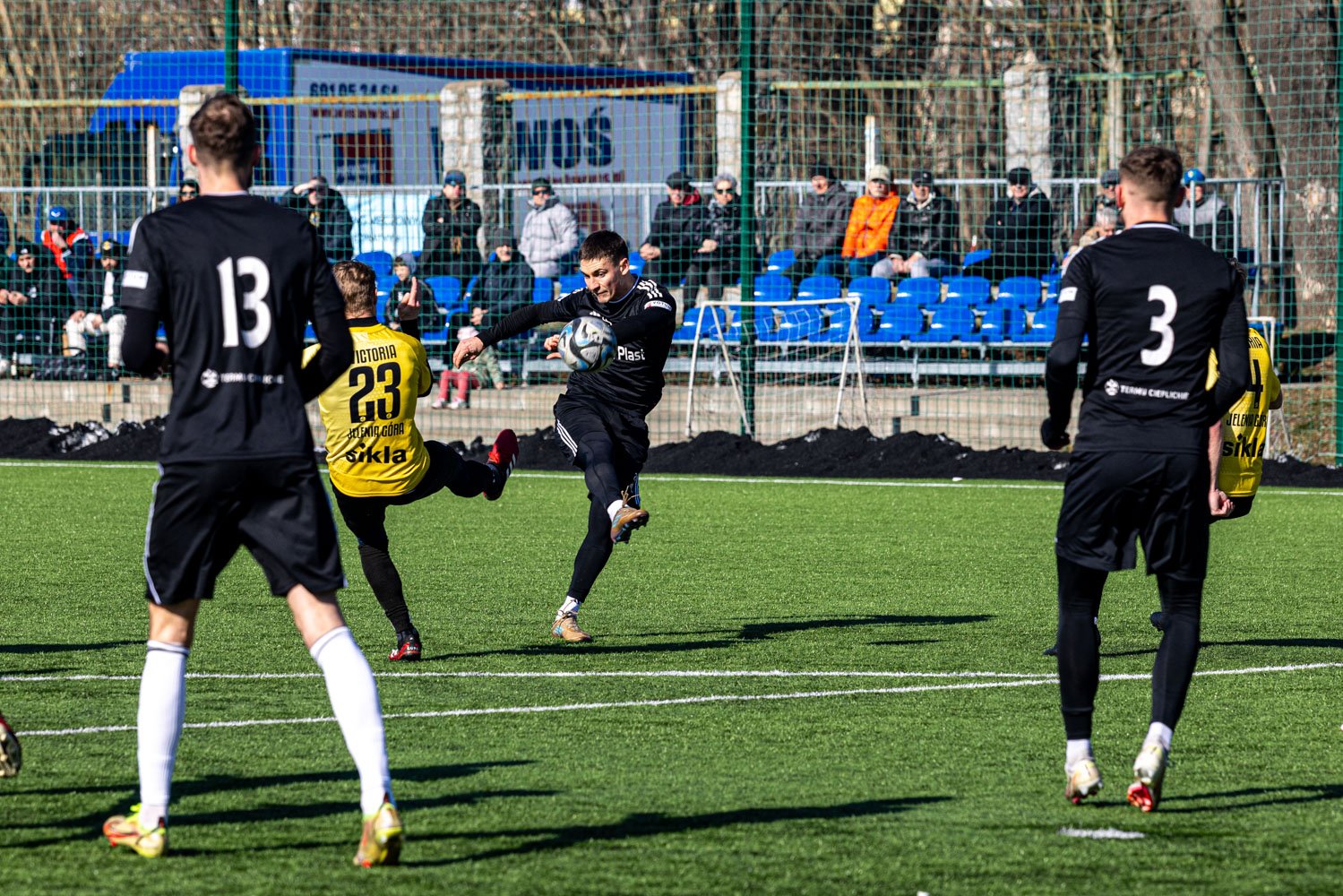 sparingowe-derby-pod-dyktando-biaoniebieskich-131194