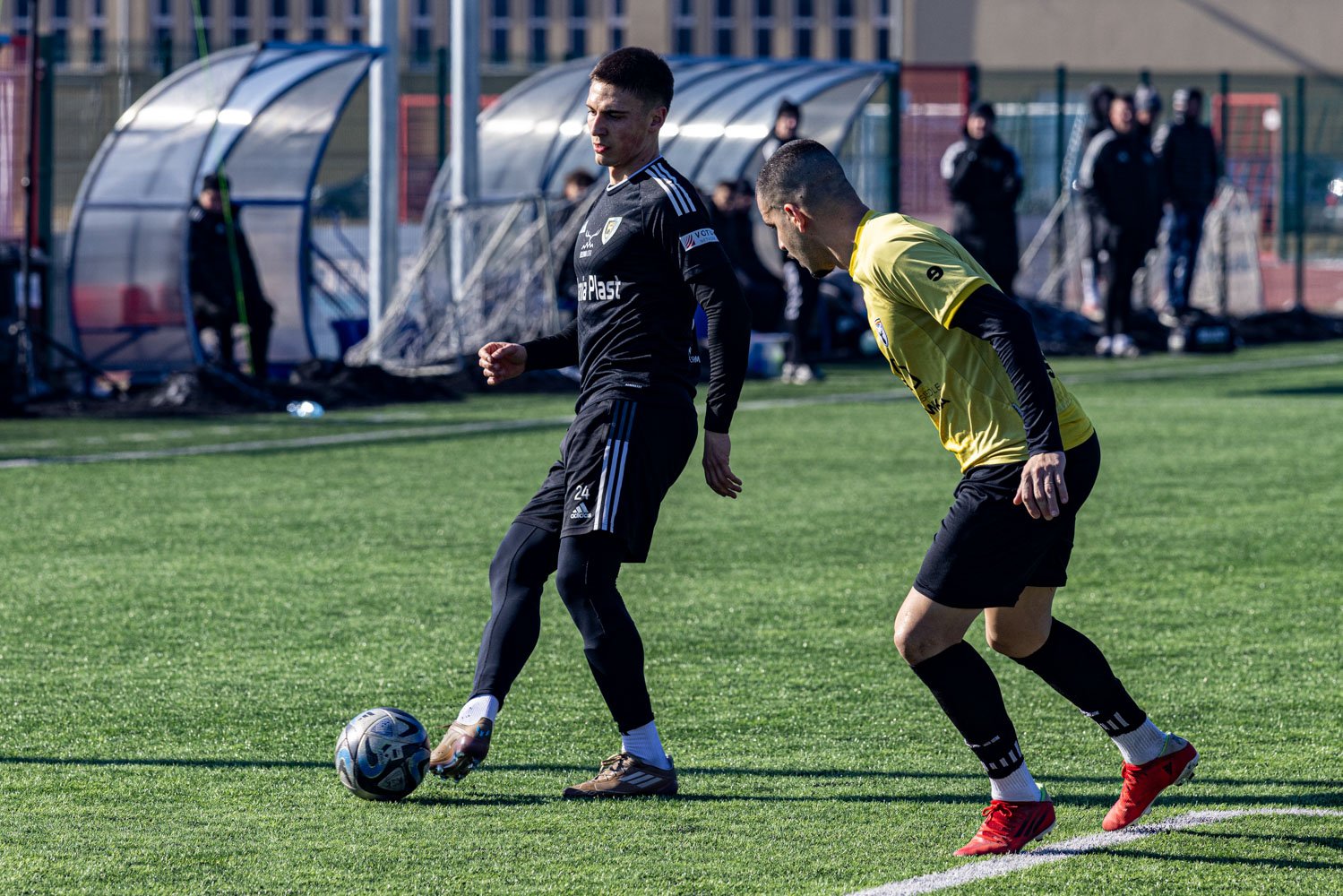 sparingowe-derby-pod-dyktando-biaoniebieskich-131194