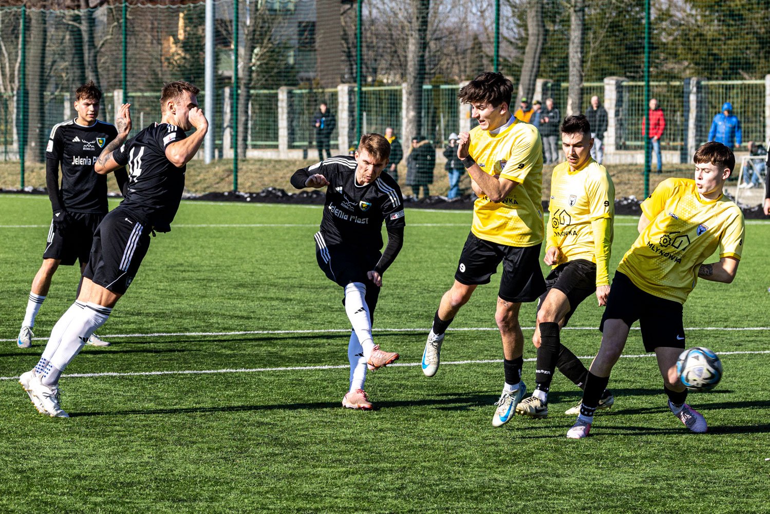 sparingowe-derby-pod-dyktando-biaoniebieskich-131194