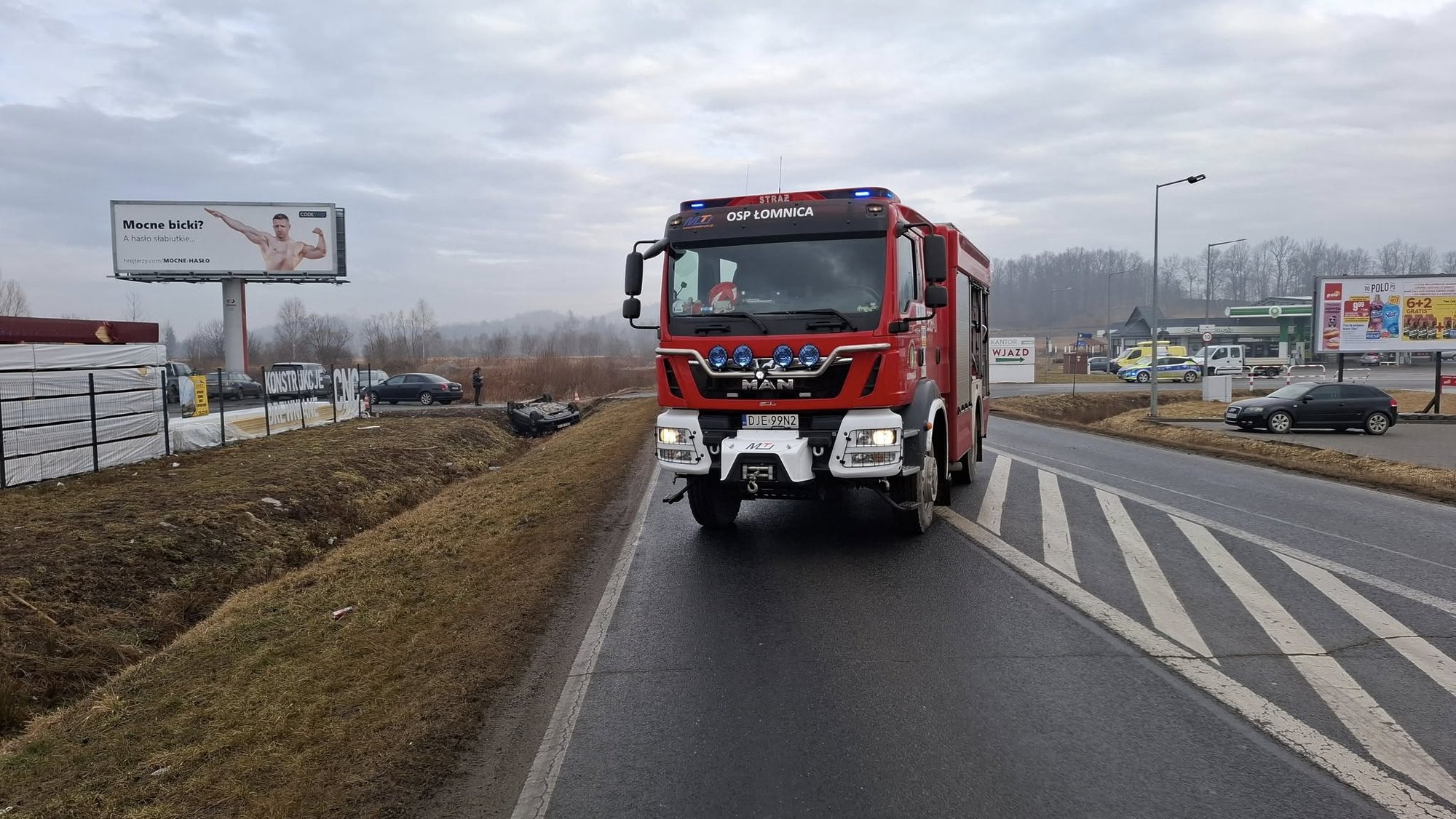 dachowanie-na-drodze-do-karpacza-131254
