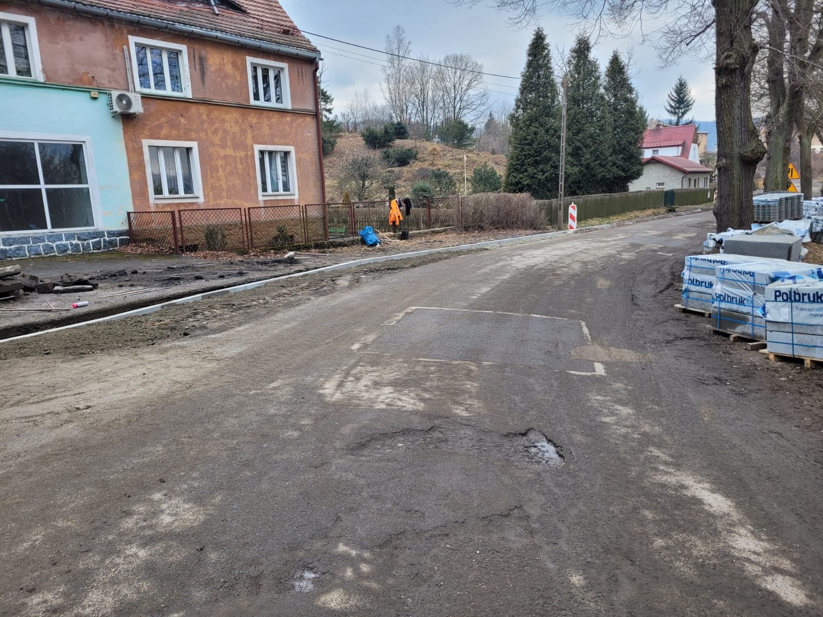 powiat-remontuje-gowna-ulice-janowic-wielkich-131317