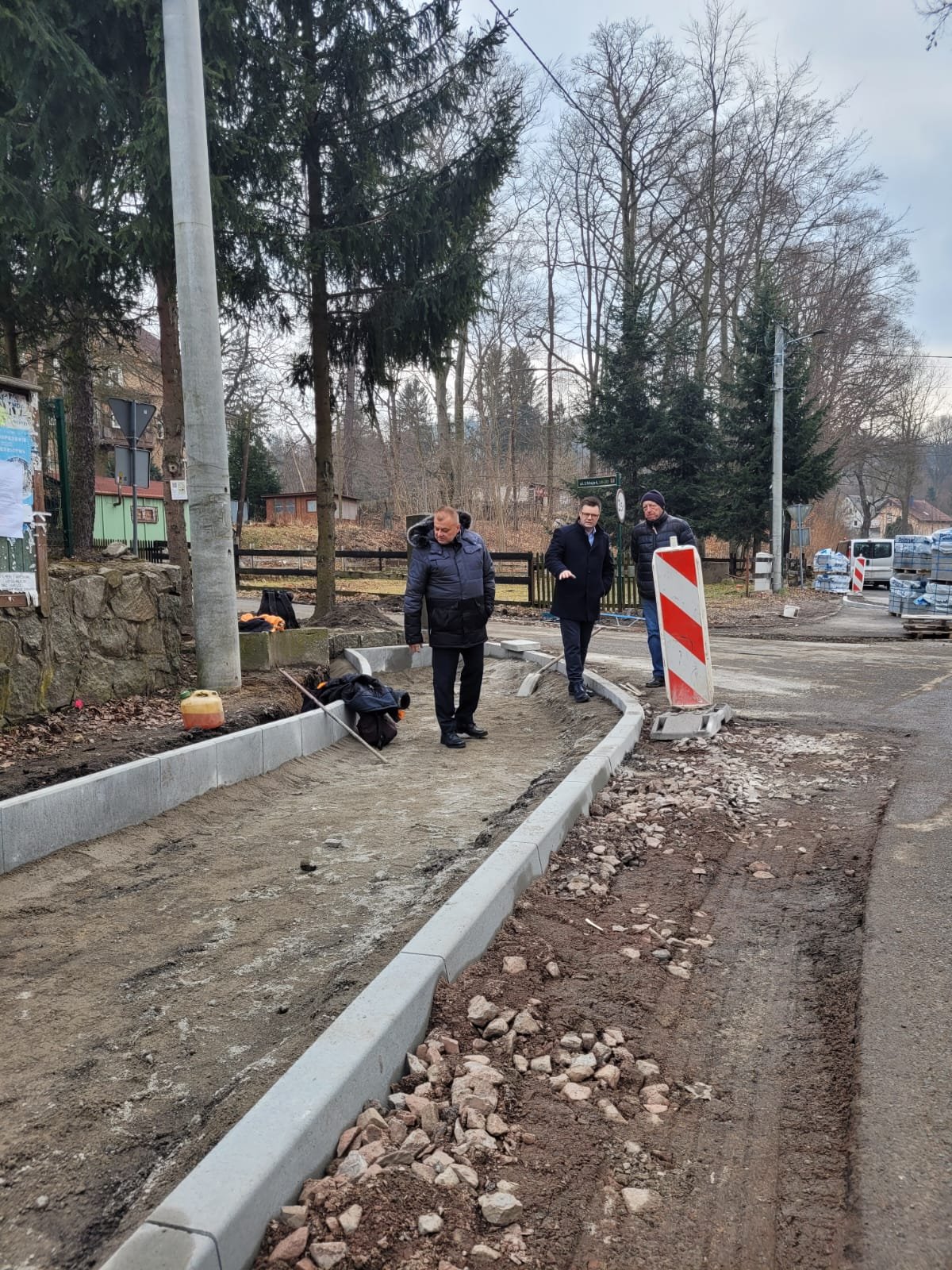 powiat-remontuje-gowna-ulice-janowic-wielkich-131317