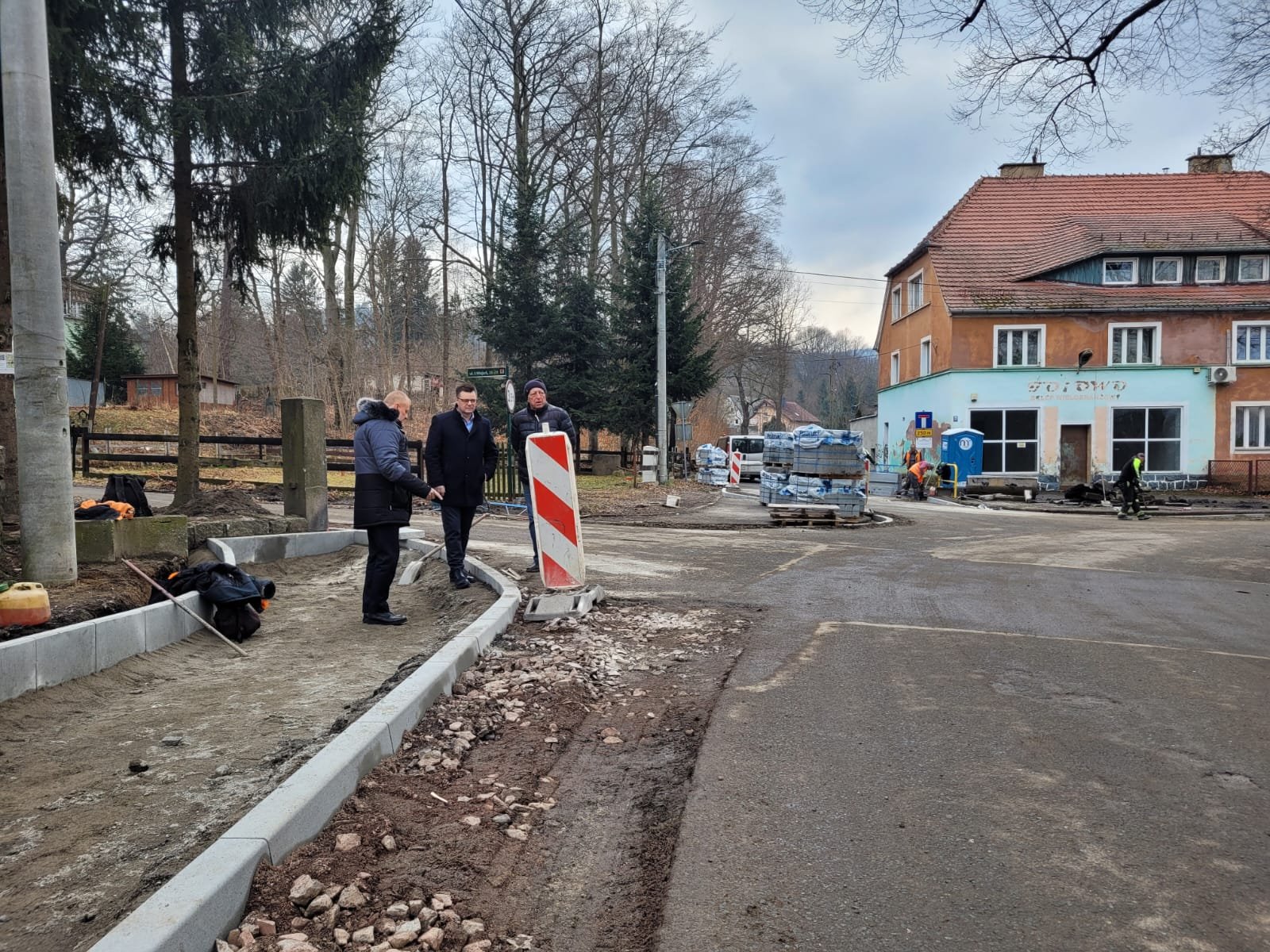 powiat-remontuje-gowna-ulice-janowic-wielkich-131317