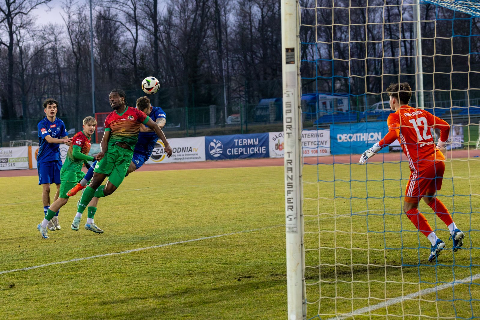 zoty-gol-przybylskiego-tak-pado-to-trafienie-wideo-131323