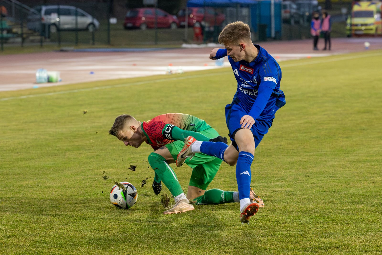 zoty-gol-przybylskiego-tak-pado-to-trafienie-wideo-131323