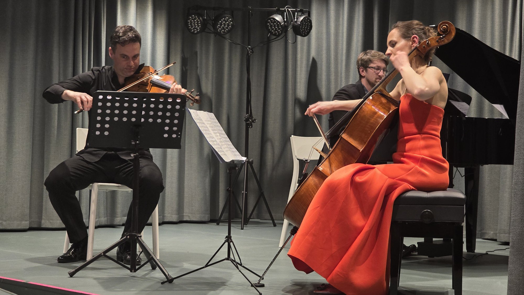 wieczor-w-ktorym-muzyka-staa-sie-magia-wieniawski-piano-trio-w-karpaczu-131328